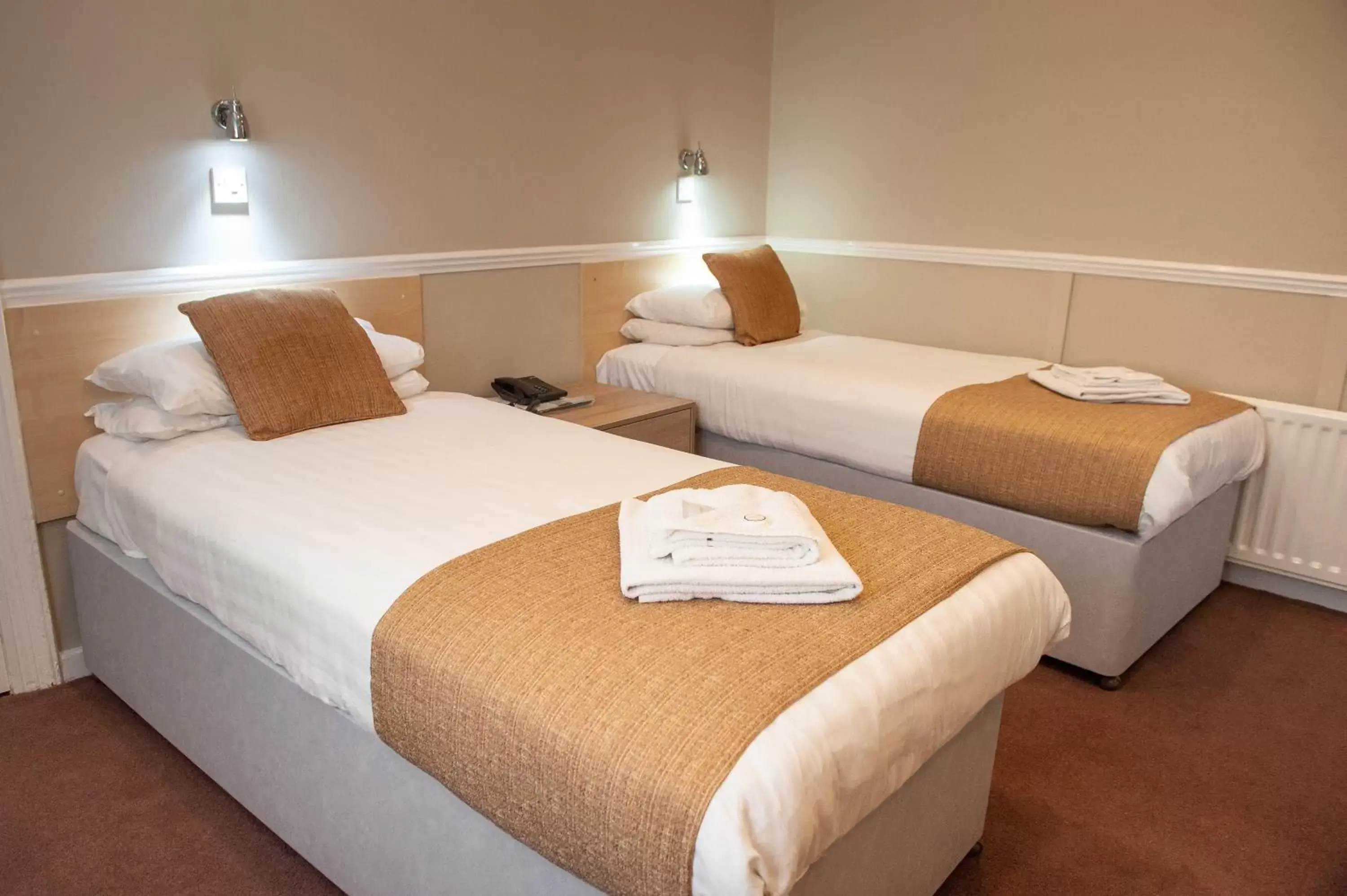 Bedroom, Bed in Osborne Hotel