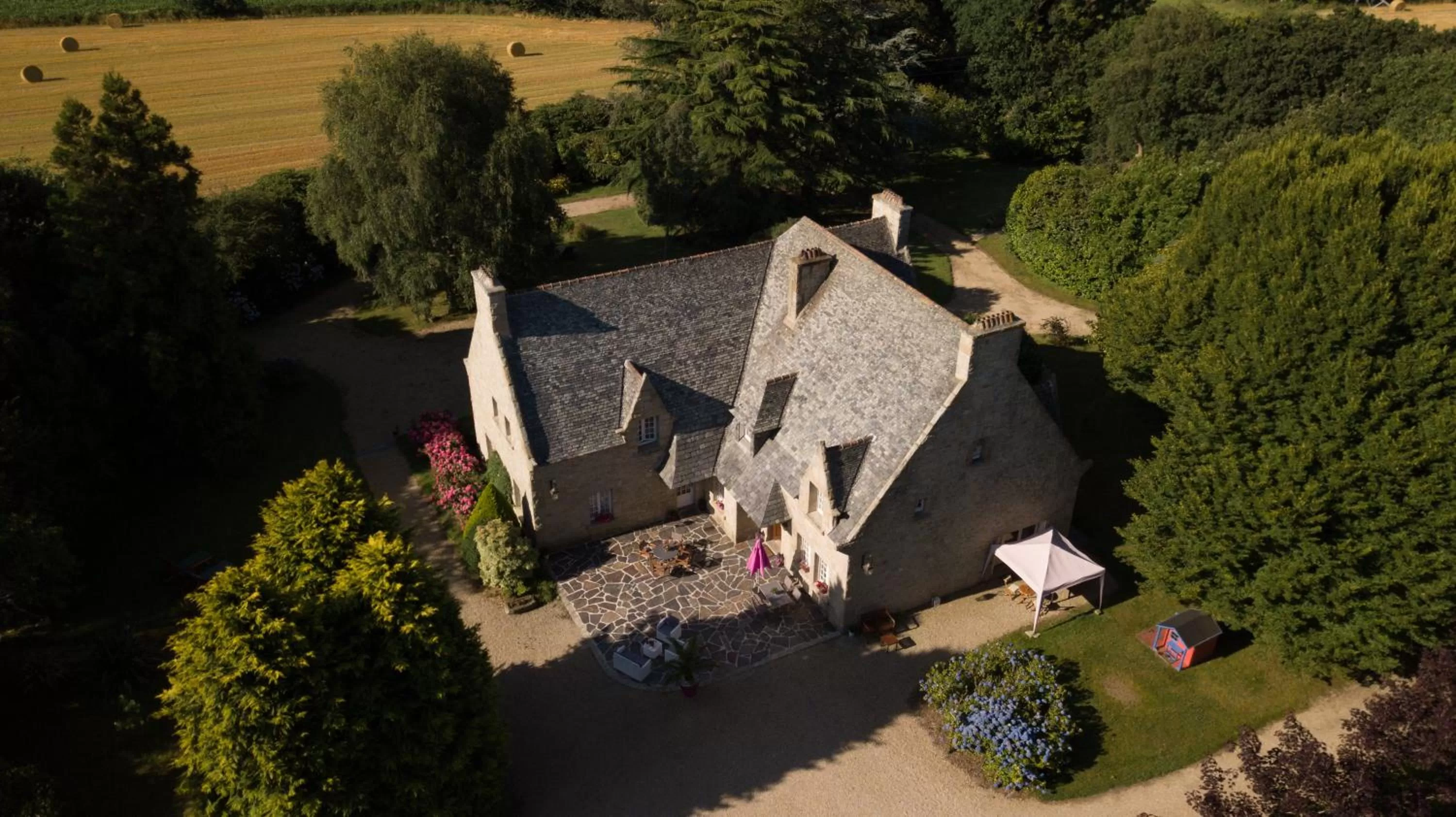 Facade/entrance, Bird's-eye View in KerBlondel
