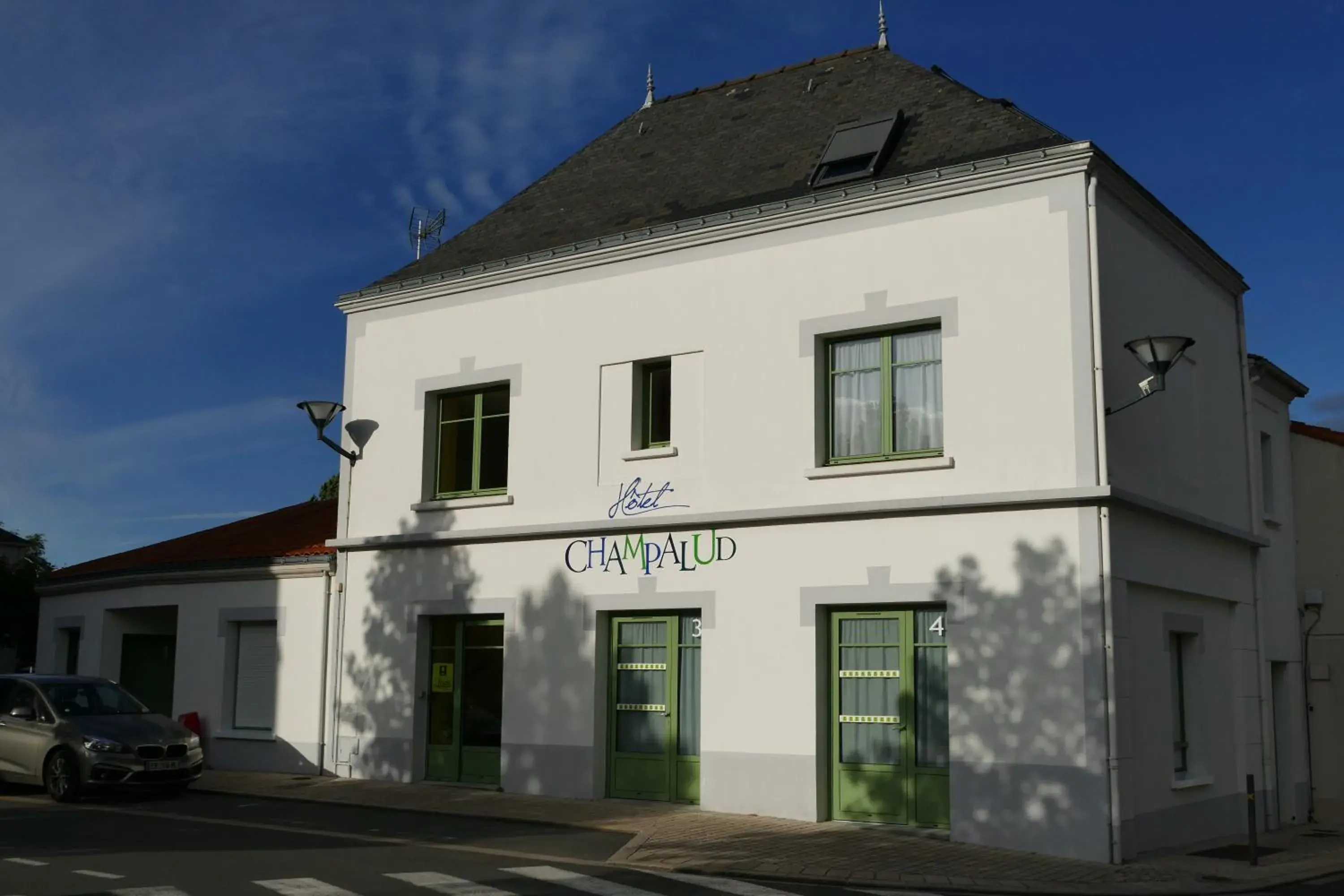 View (from property/room), Facade/Entrance in Logis Le Champalud