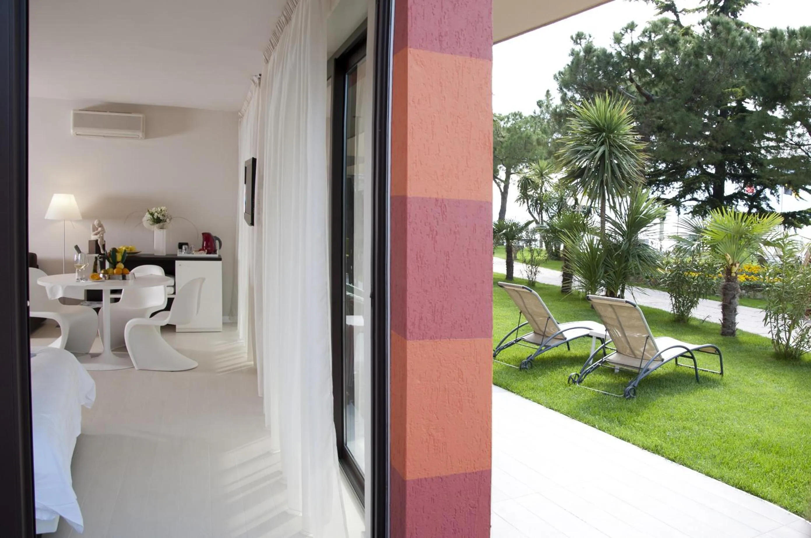 Patio in Hotel Du Lac - Relax Attitude Hotel