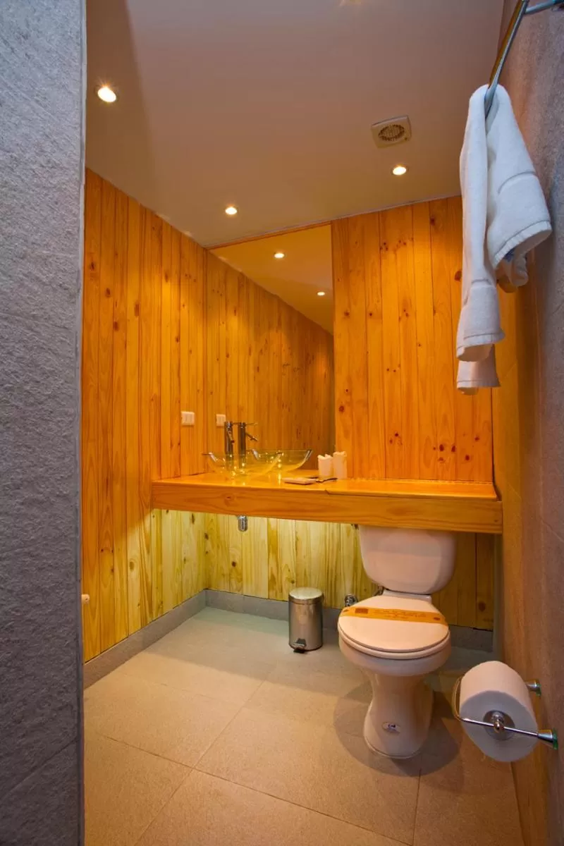 Bathroom in Hotel Ilaia