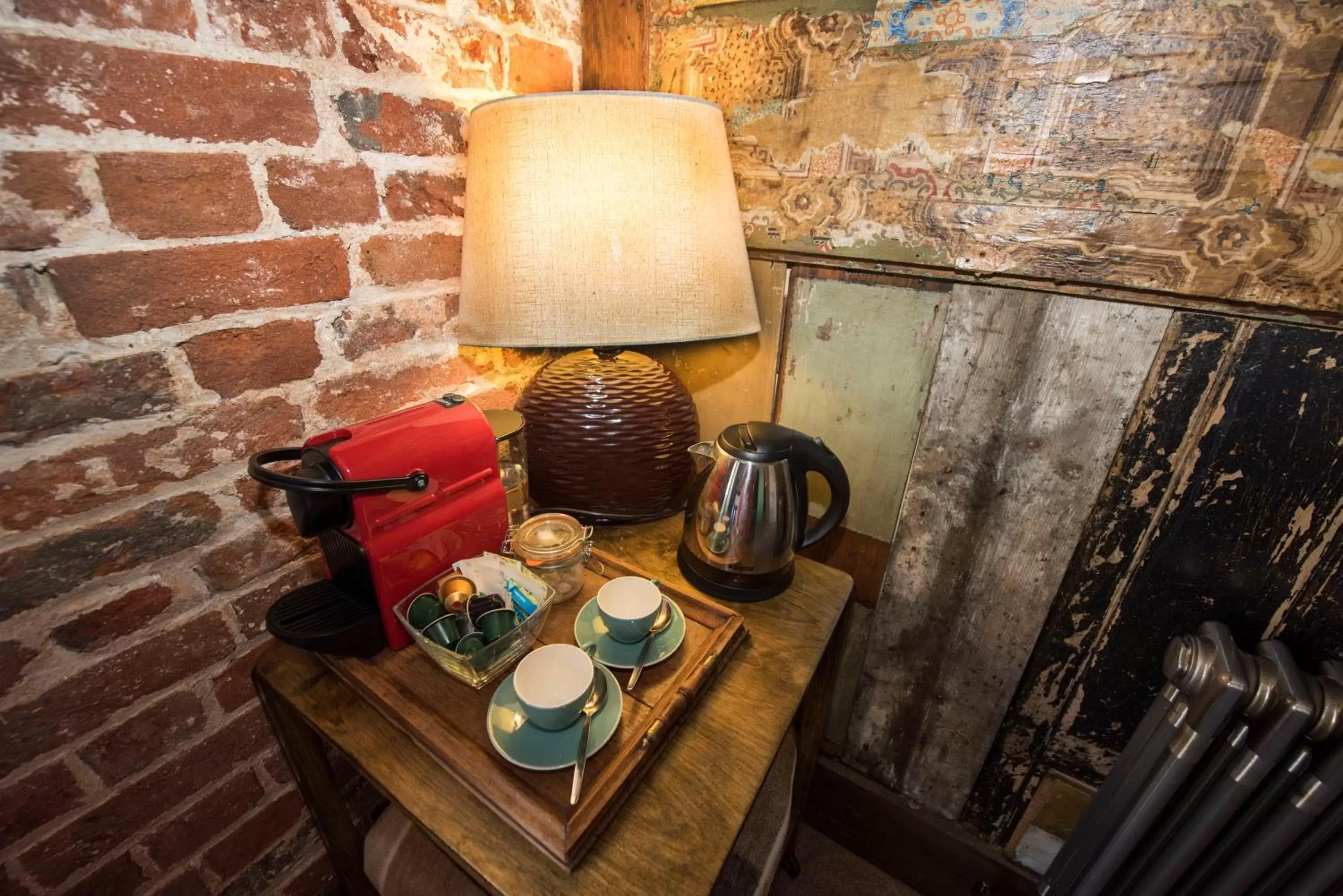 Coffee/tea facilities in Alma Inn & Dining Rooms