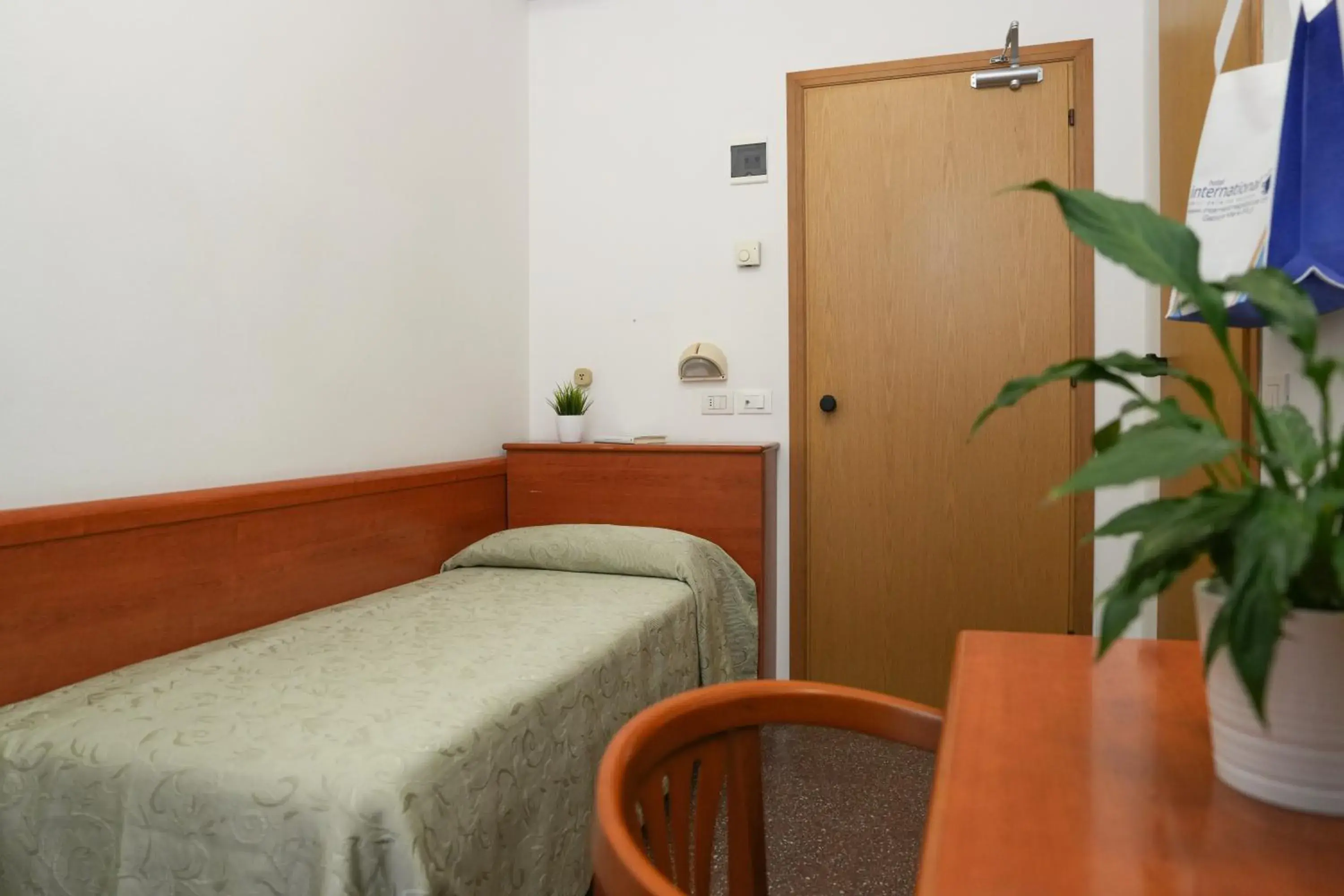 Single Room with Balcony in Hotel International Single Room with Balcony in Hotel International