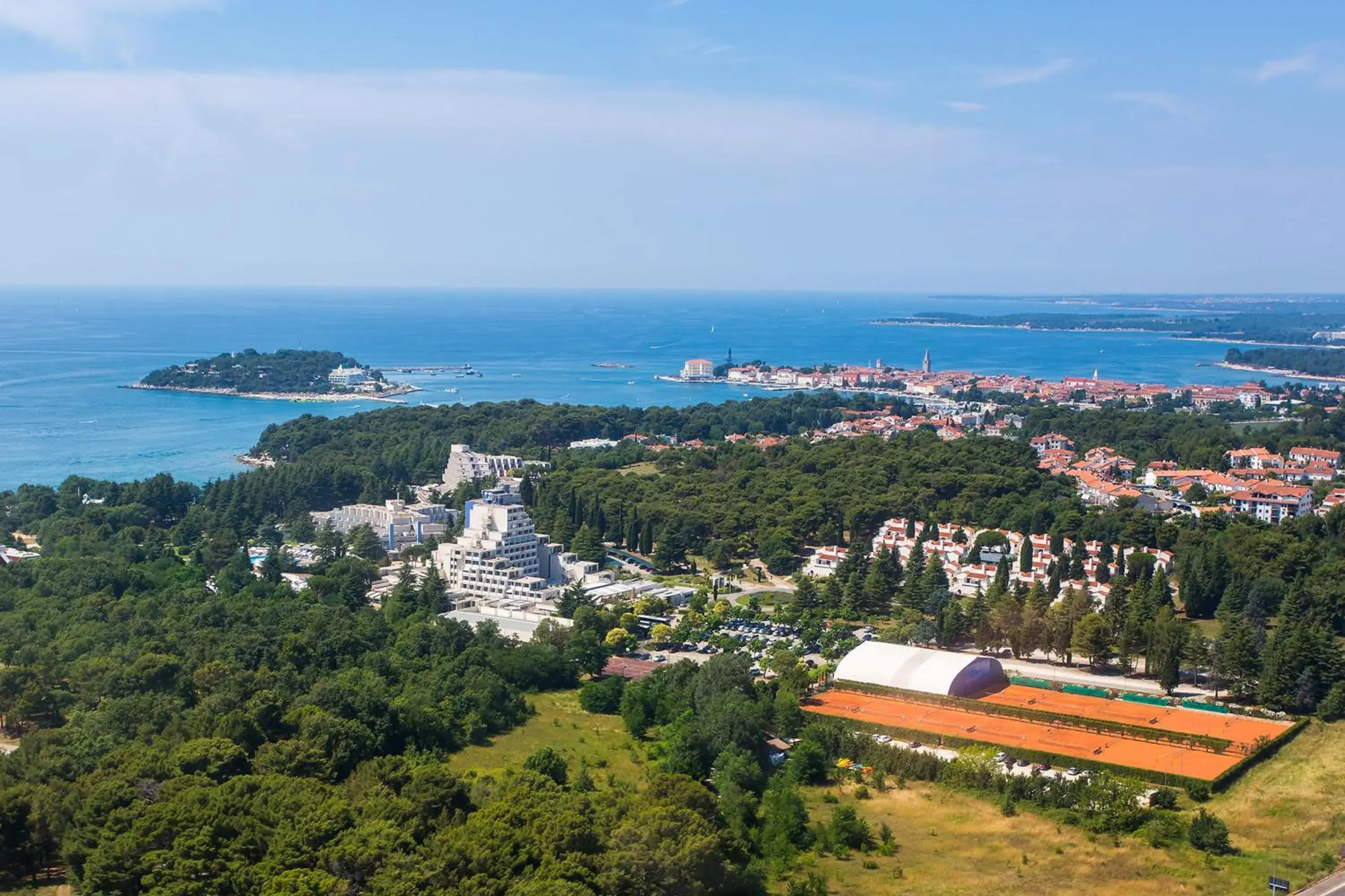 Property building, Bird's-eye View in Hotel Valamar Diamant