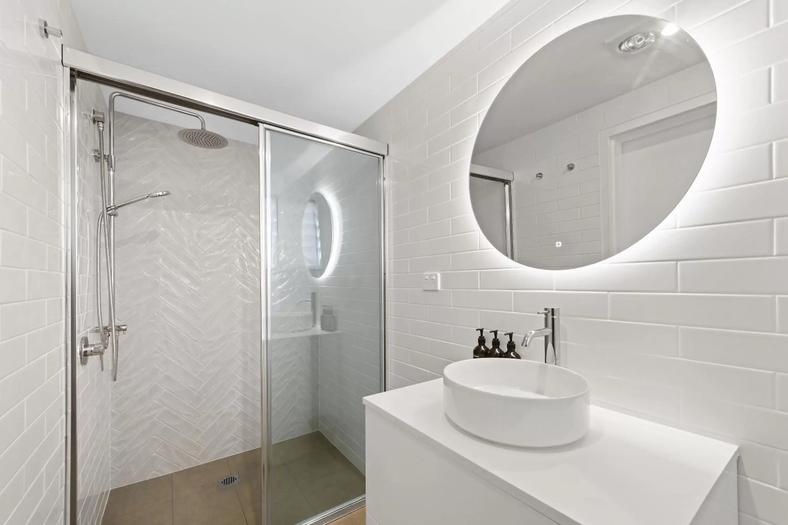 Shower, Bathroom in ibis Styles Port Macquarie