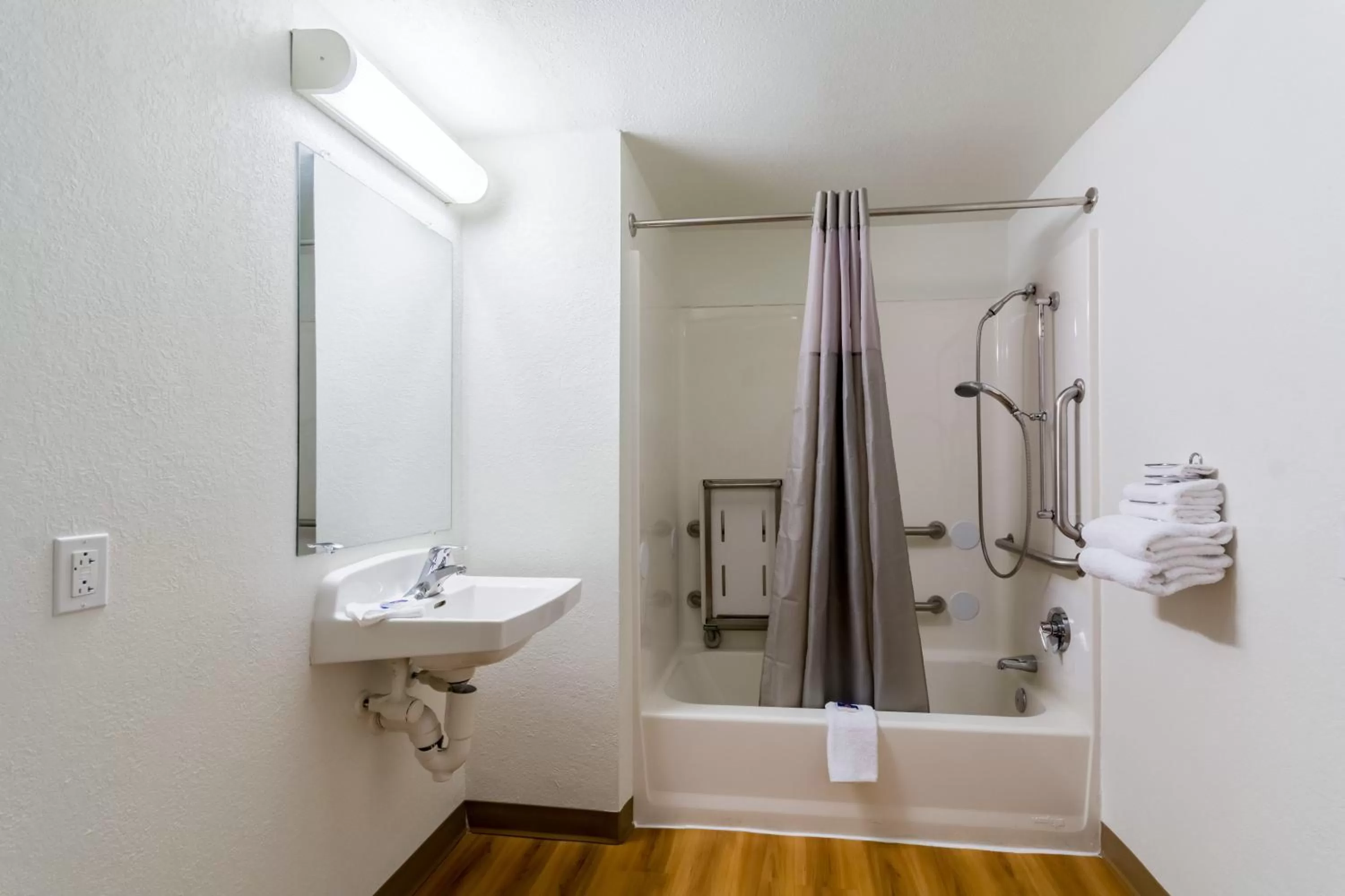 Bathroom in Travelodge by Wyndham Essington / Philadelphia Airport