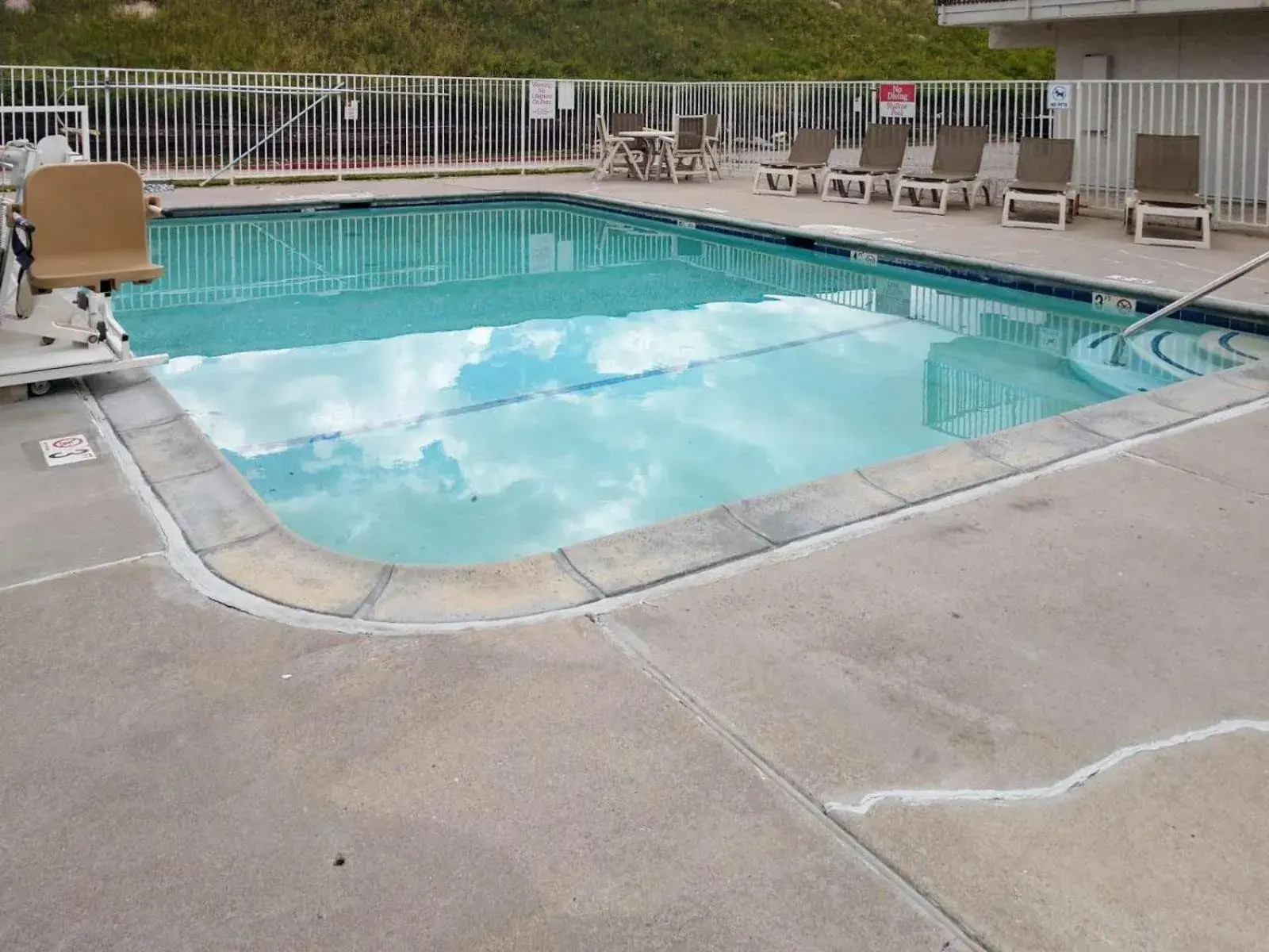 Pool view, Swimming Pool in Motel 6 Cheyenne