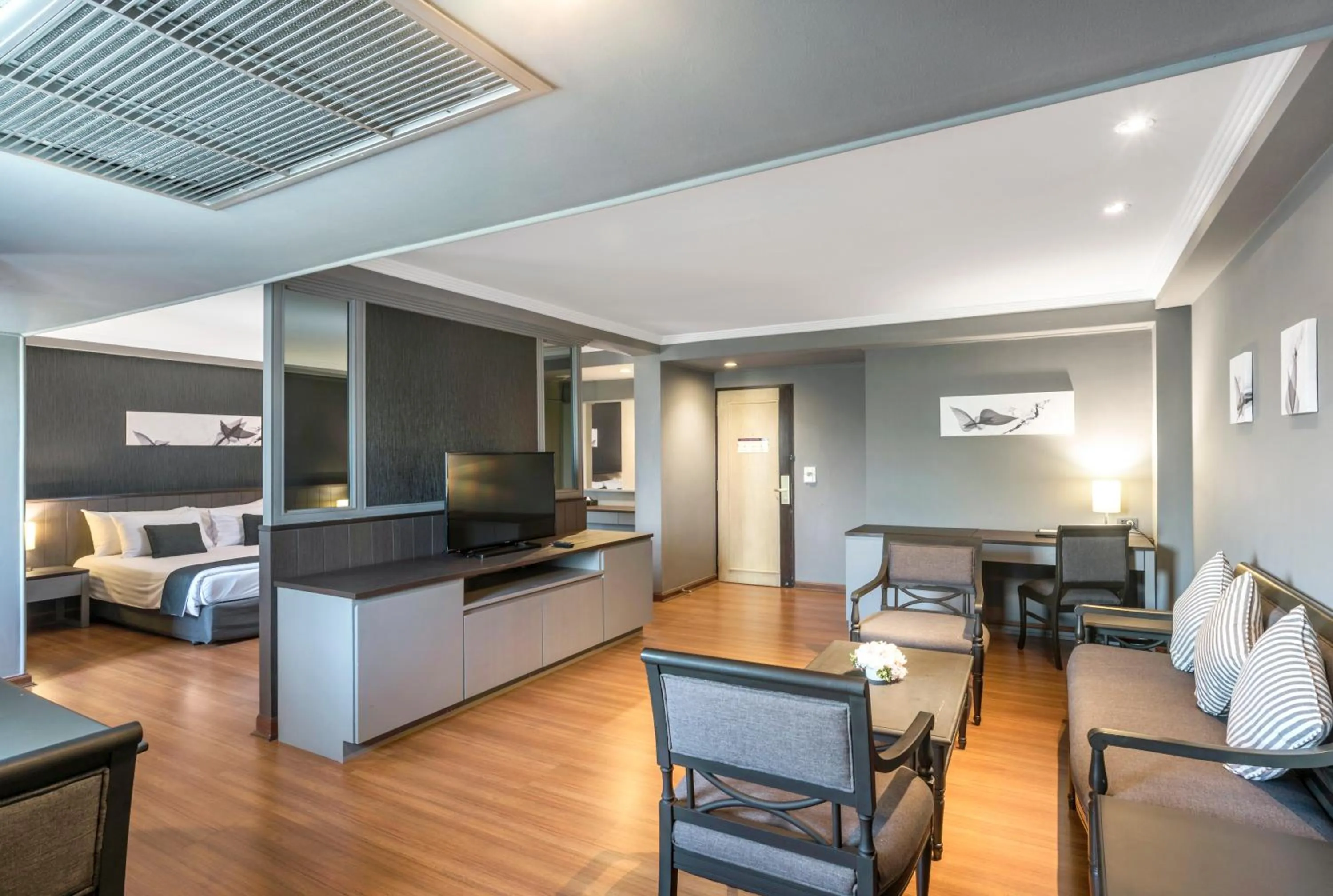 Photo of the whole room in SC Park Hotel