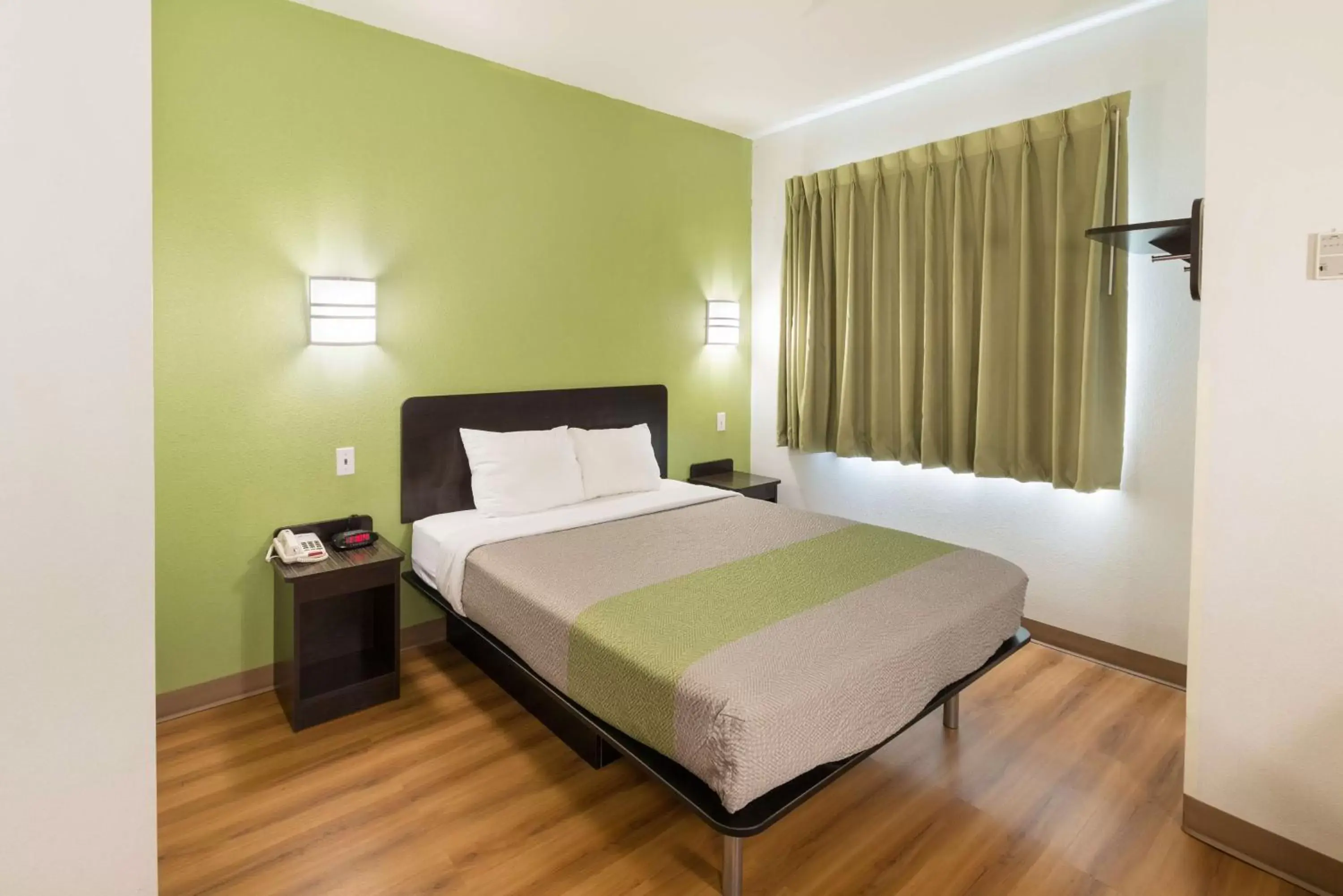 Queen Room - single occupancy - Smoking in Motel 6-Hillsboro, TX Queen Room - single occupancy - Smoking in Motel 6-Hillsboro, TX