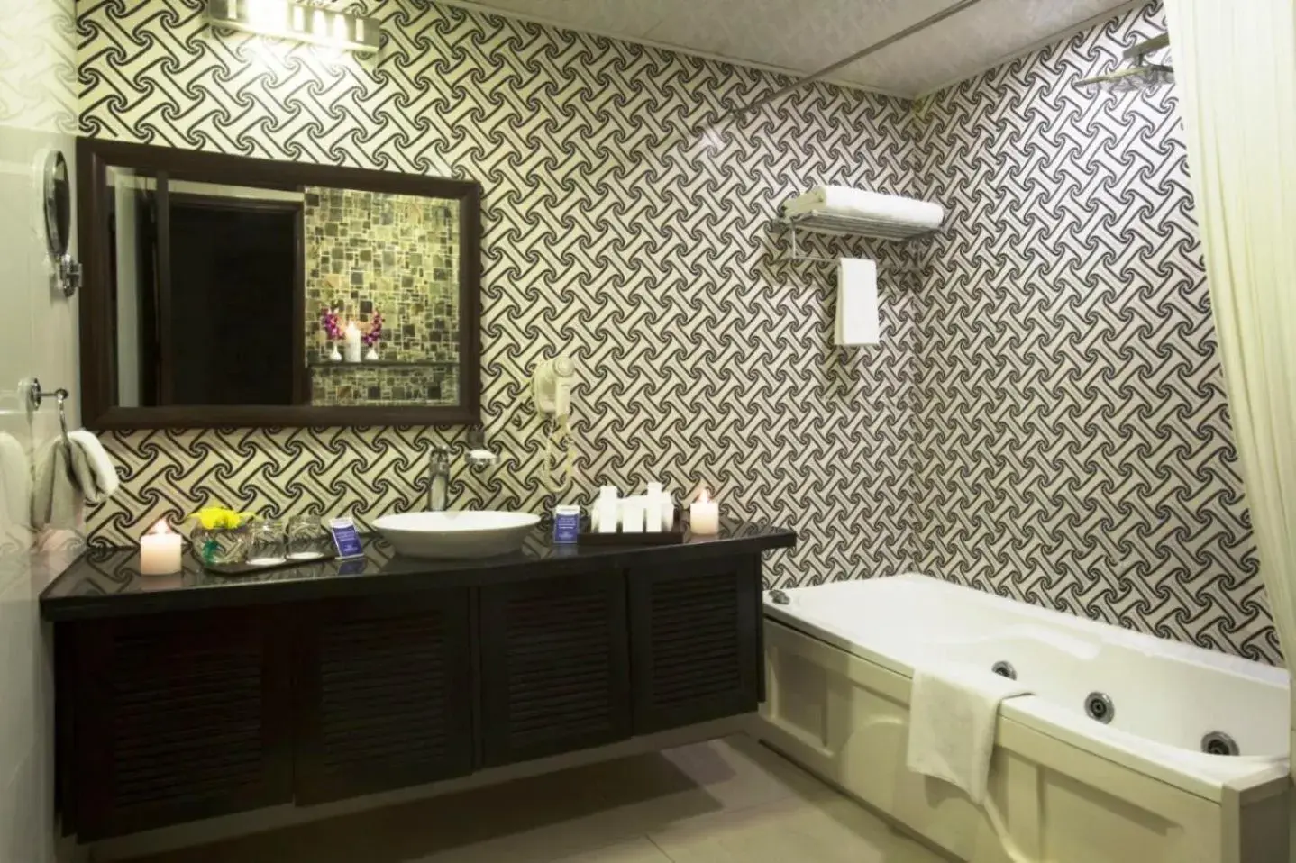 Bathroom in Taurus Sarovar Portico