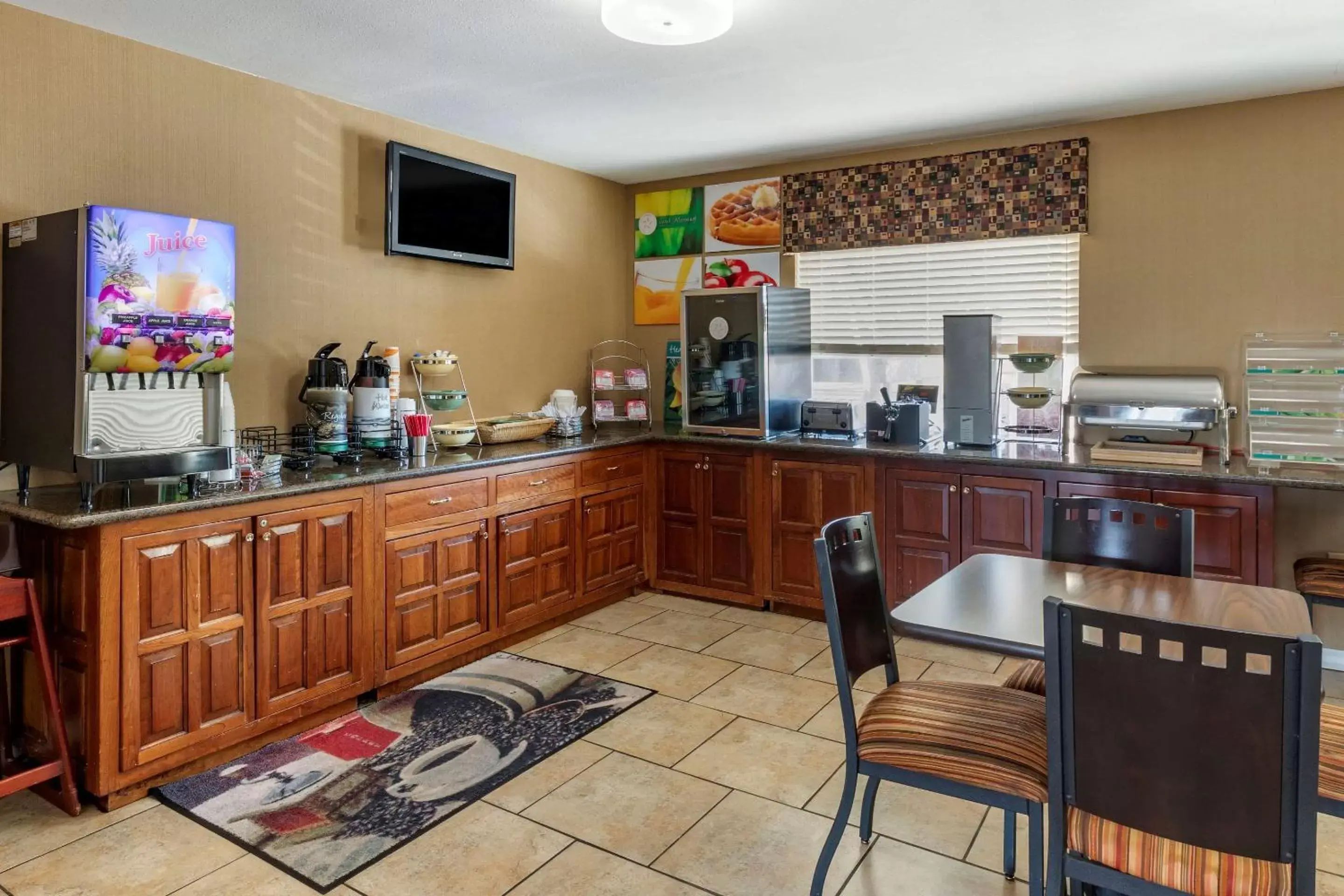 Restaurant/places to eat in Quality Inn Russellville I-40 Restaurant/places to eat in Quality Inn Russellville I-40