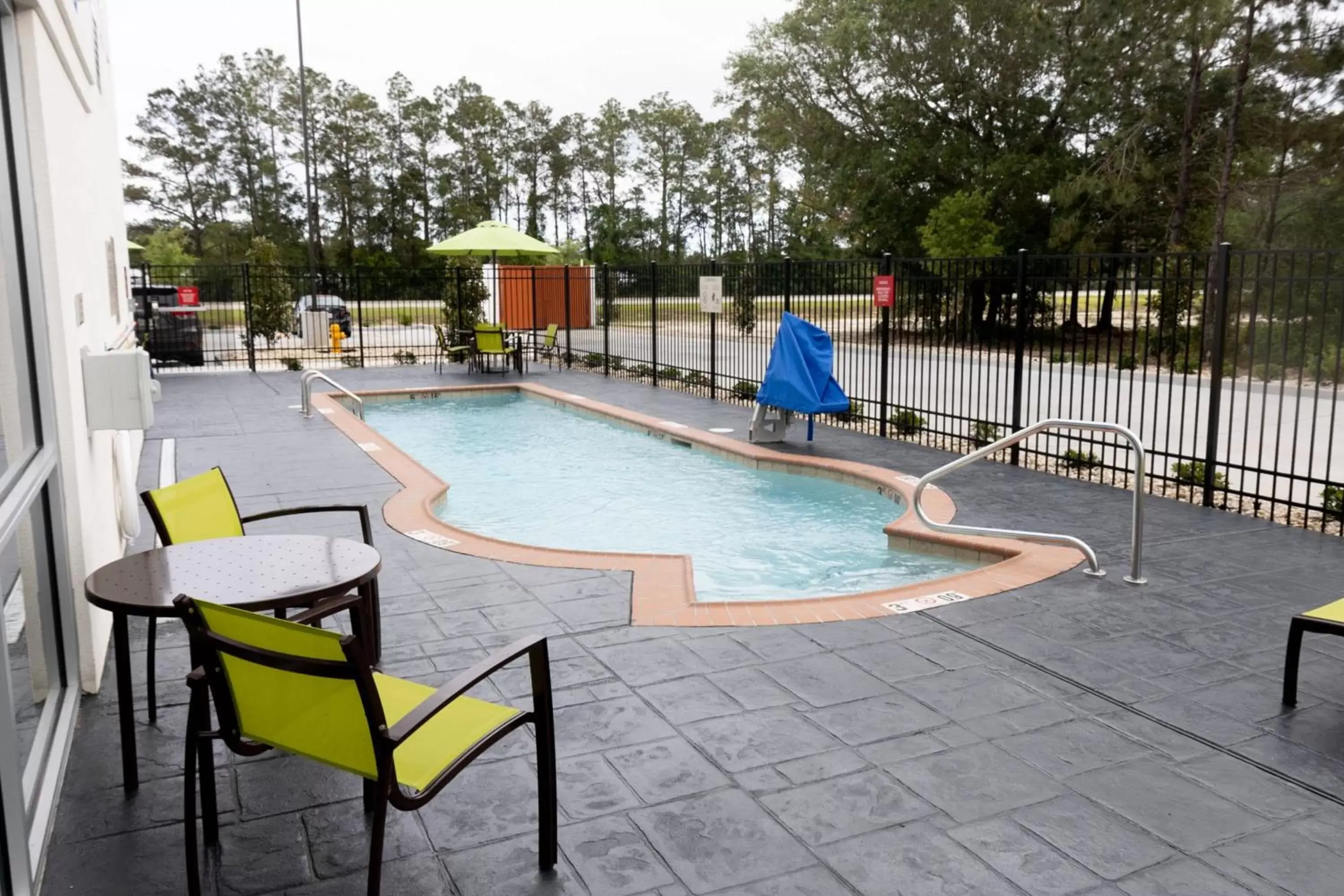 Swimming Pool in SpringHill Suites by Marriott Slidell