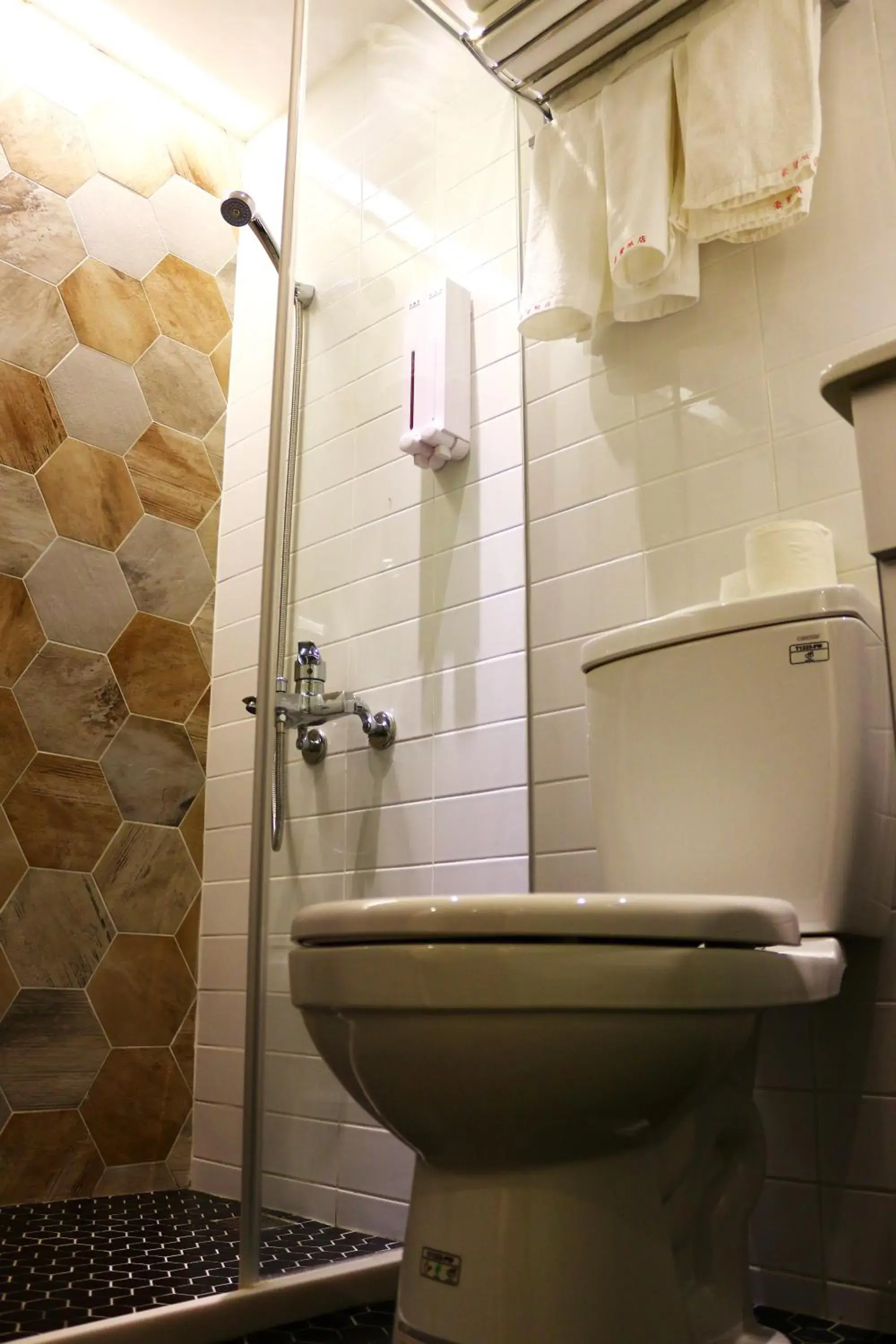 Bathroom in Haozhan Hotel