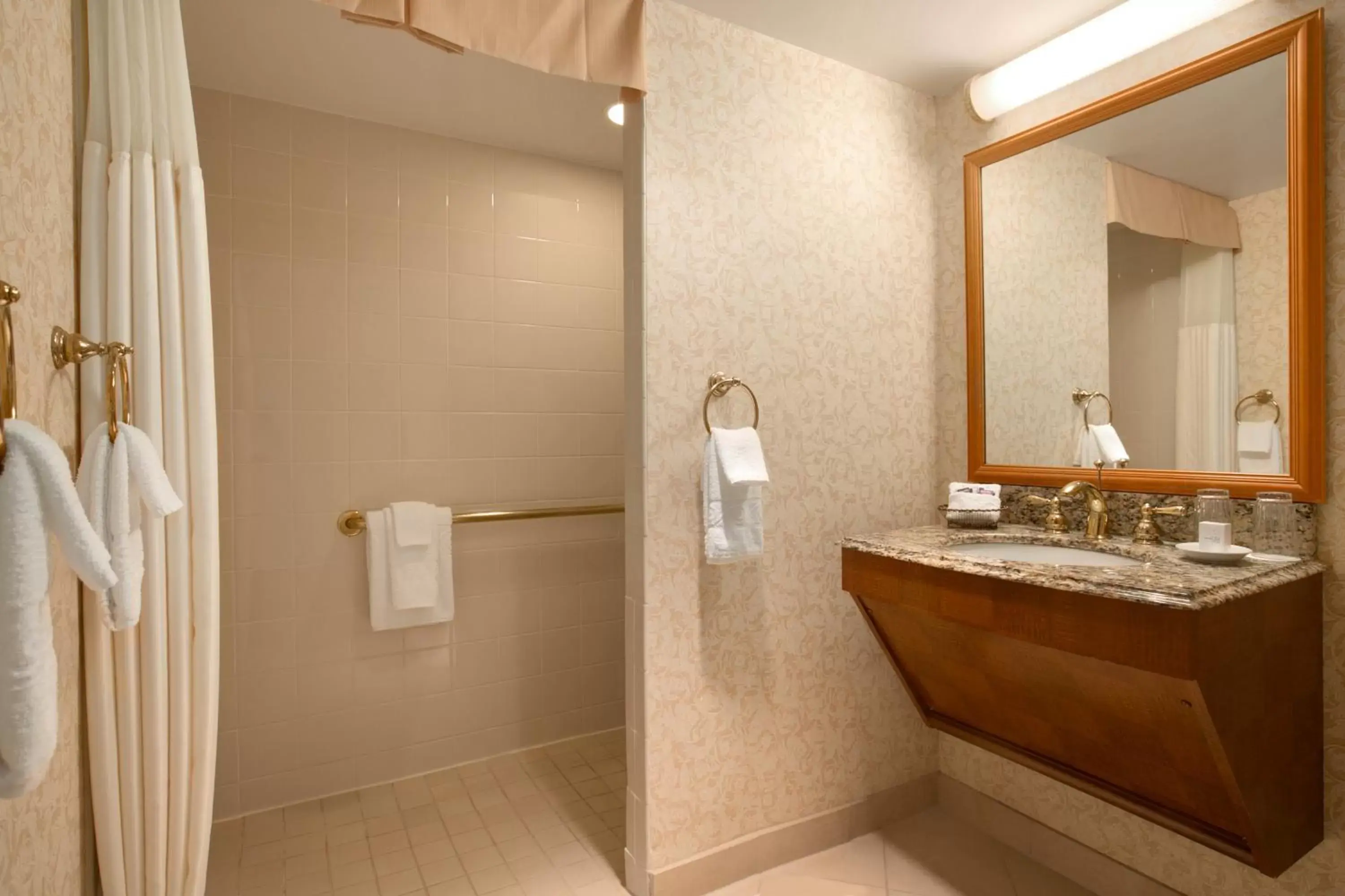 Bathroom in Harrah's Casino & Hotel Council Bluffs