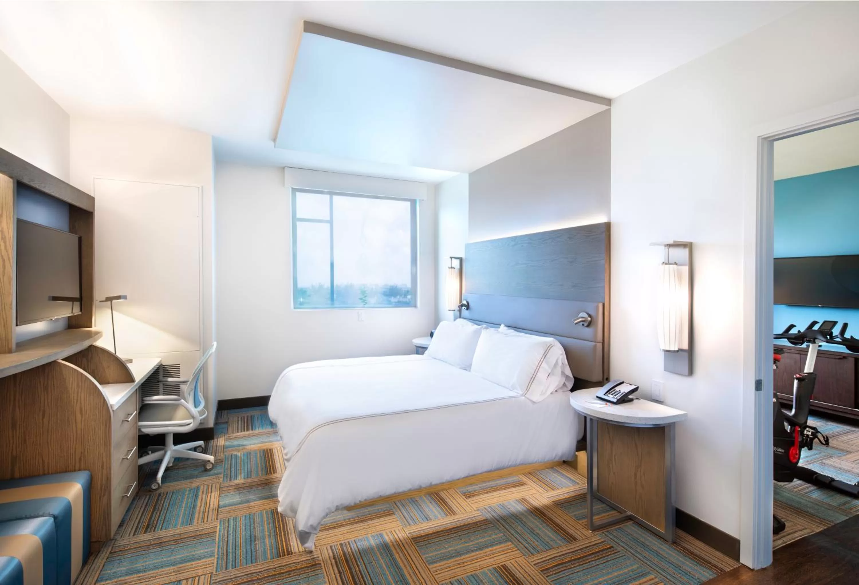 Photo of the whole room, Bed in EVEN Hotel Miami - Airport by IHG
