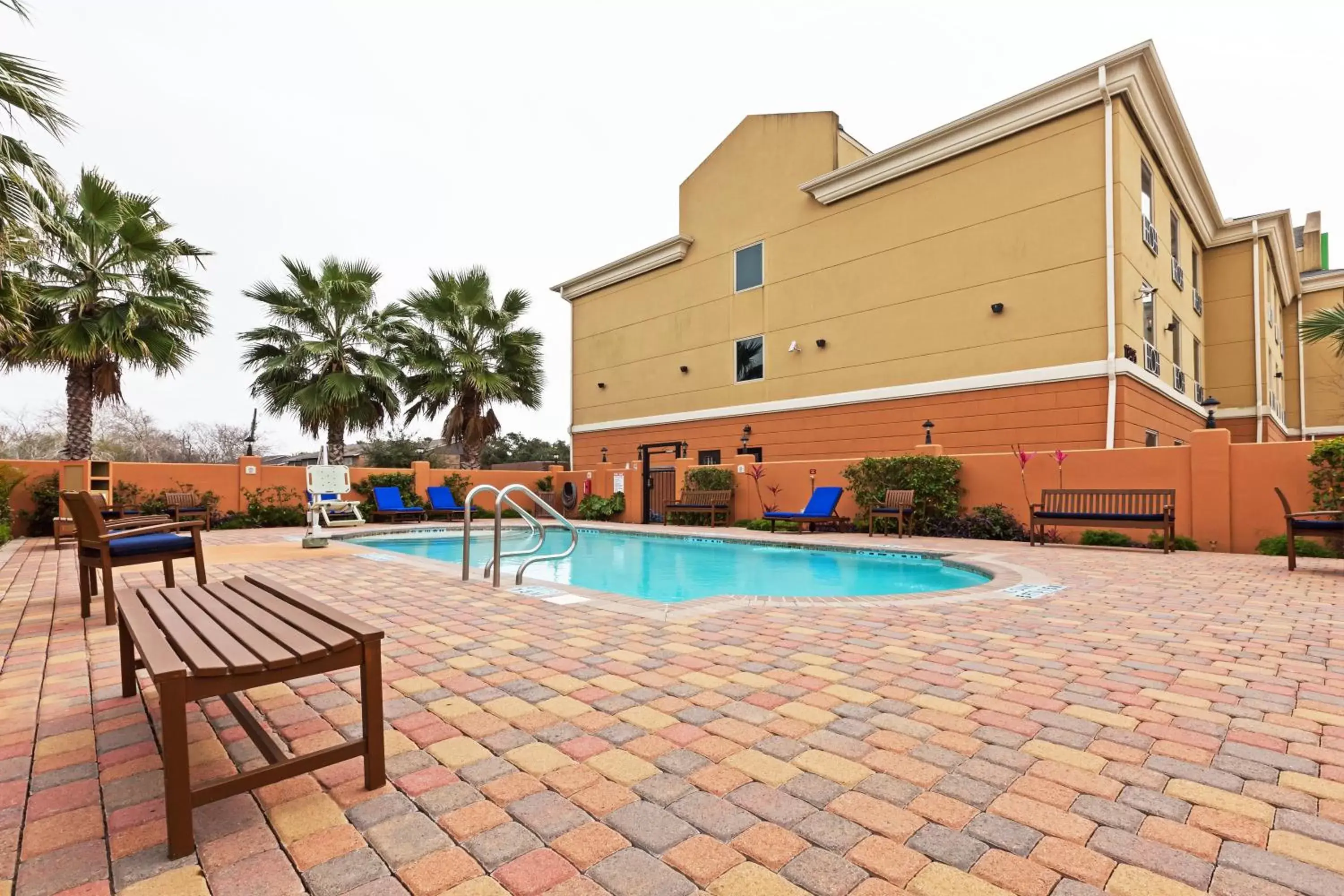 Swimming pool in Holiday Inn Express & Suites, Corpus Christi NW, Calallen by IHG Swimming pool in Holiday Inn Express & Suites, Corpus Christi NW, Calallen by IHG