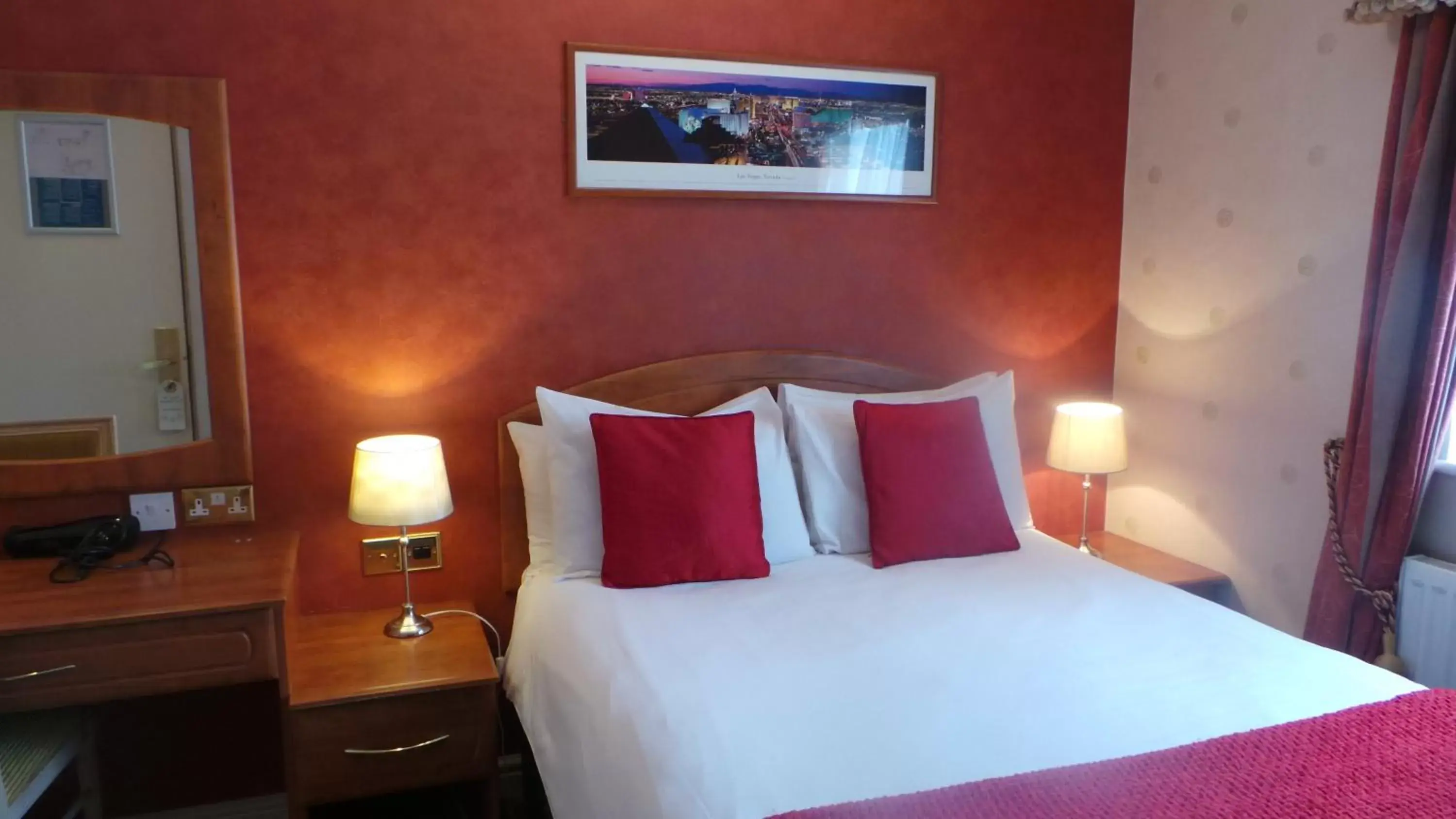 Double Room in The Peacock Townhouse Hotel Kenilworth - Warwick Double Room in The Peacock Townhouse Hotel Kenilworth - Warwick