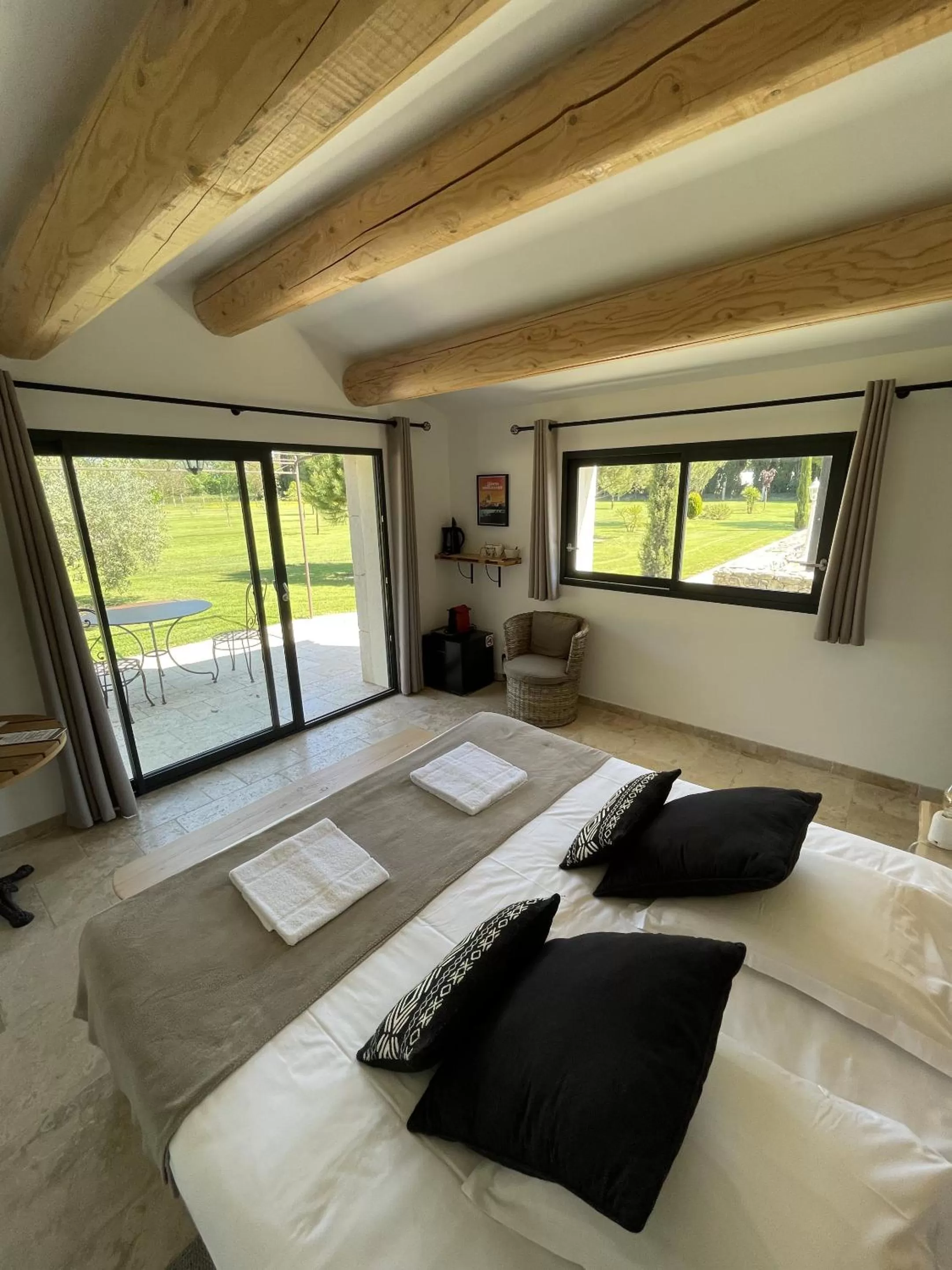 Bedroom, Bed in Le Mas Des Chutes