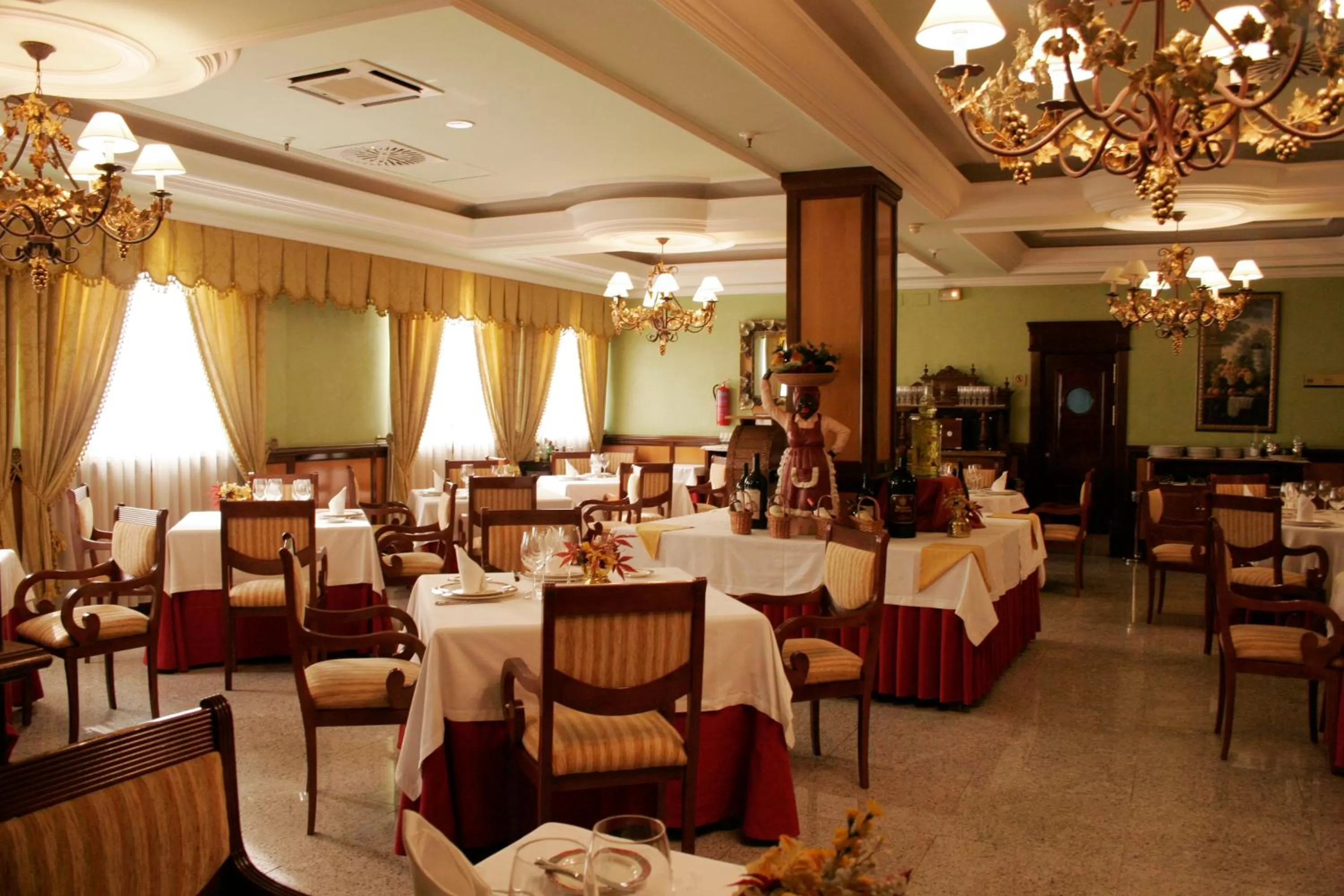 Restaurant/places to eat in Infanta Cristina