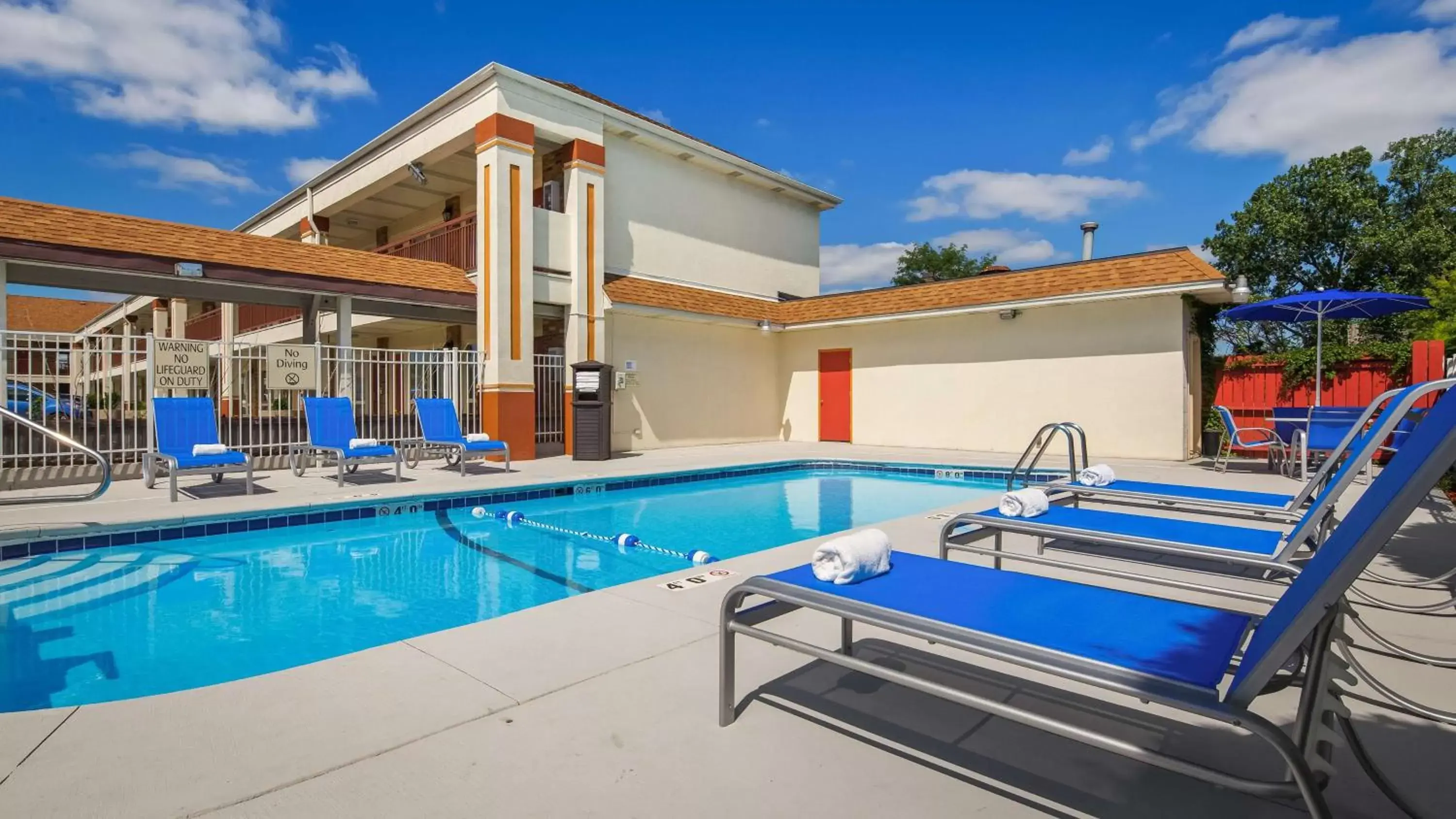 On site, Swimming Pool in Best Western Inn of St. Charles