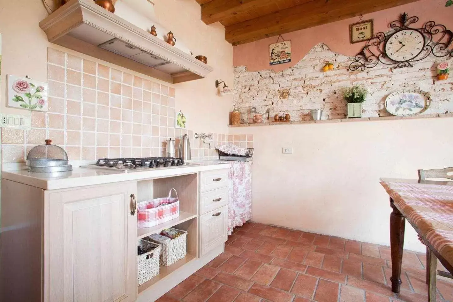 Kitchen/Kitchenette in Rosalimone BeB