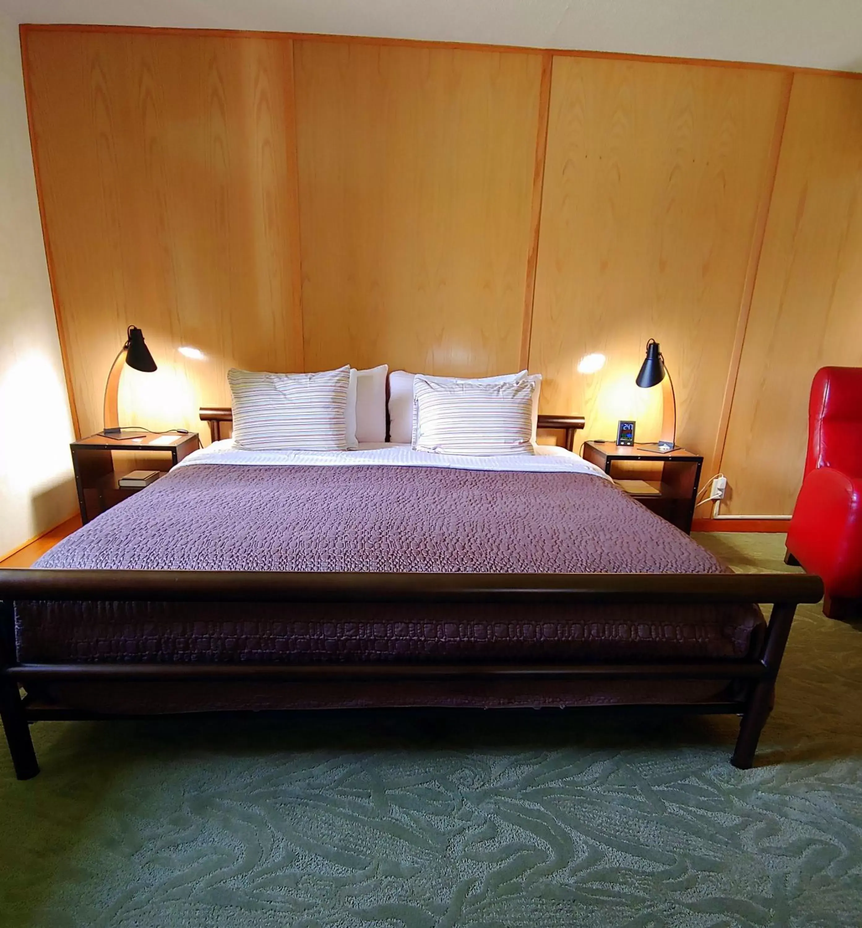 Bed in The Usonian Inn LLC