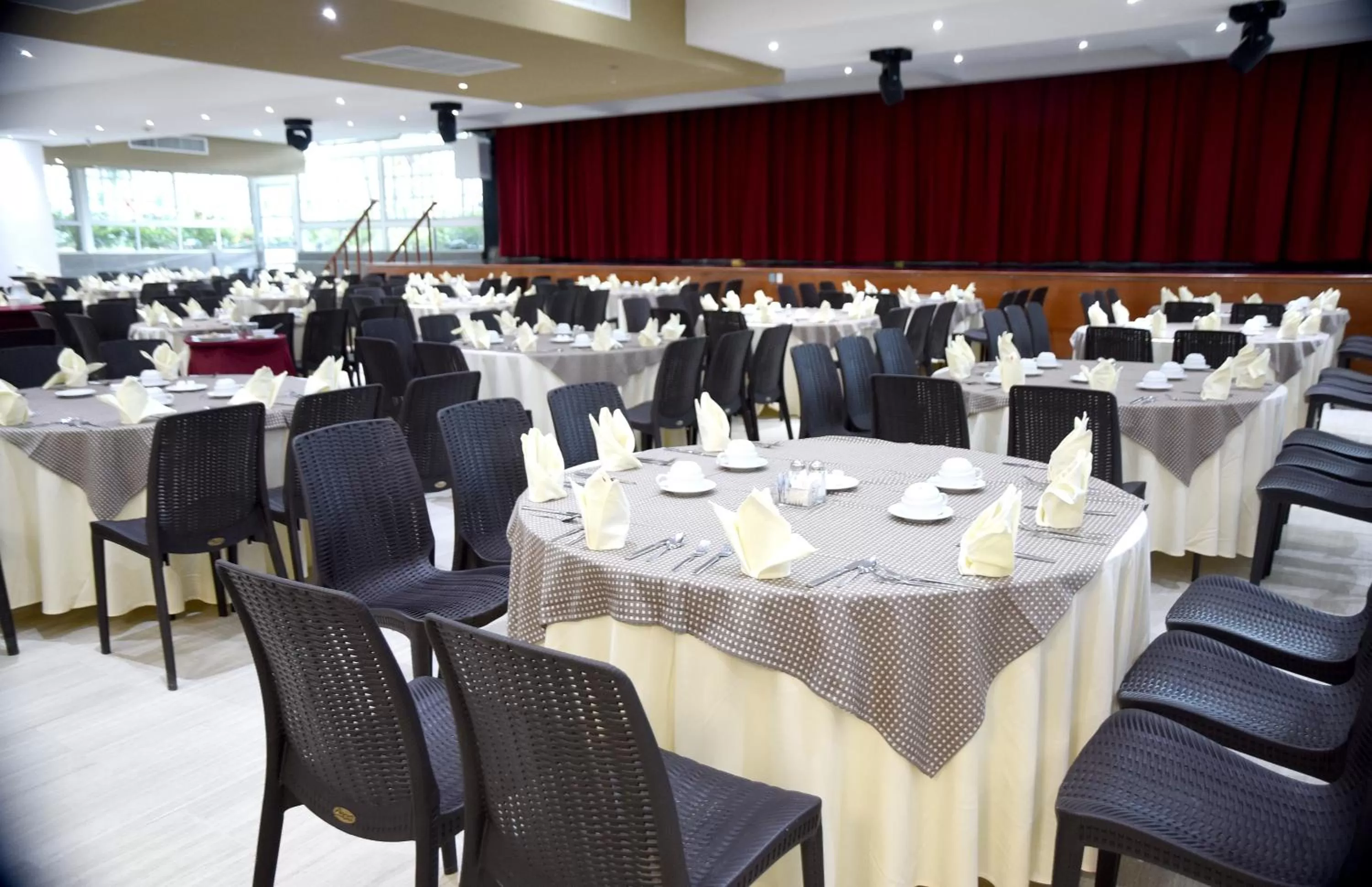 Restaurant/places to eat in El Cid Castilla Beach