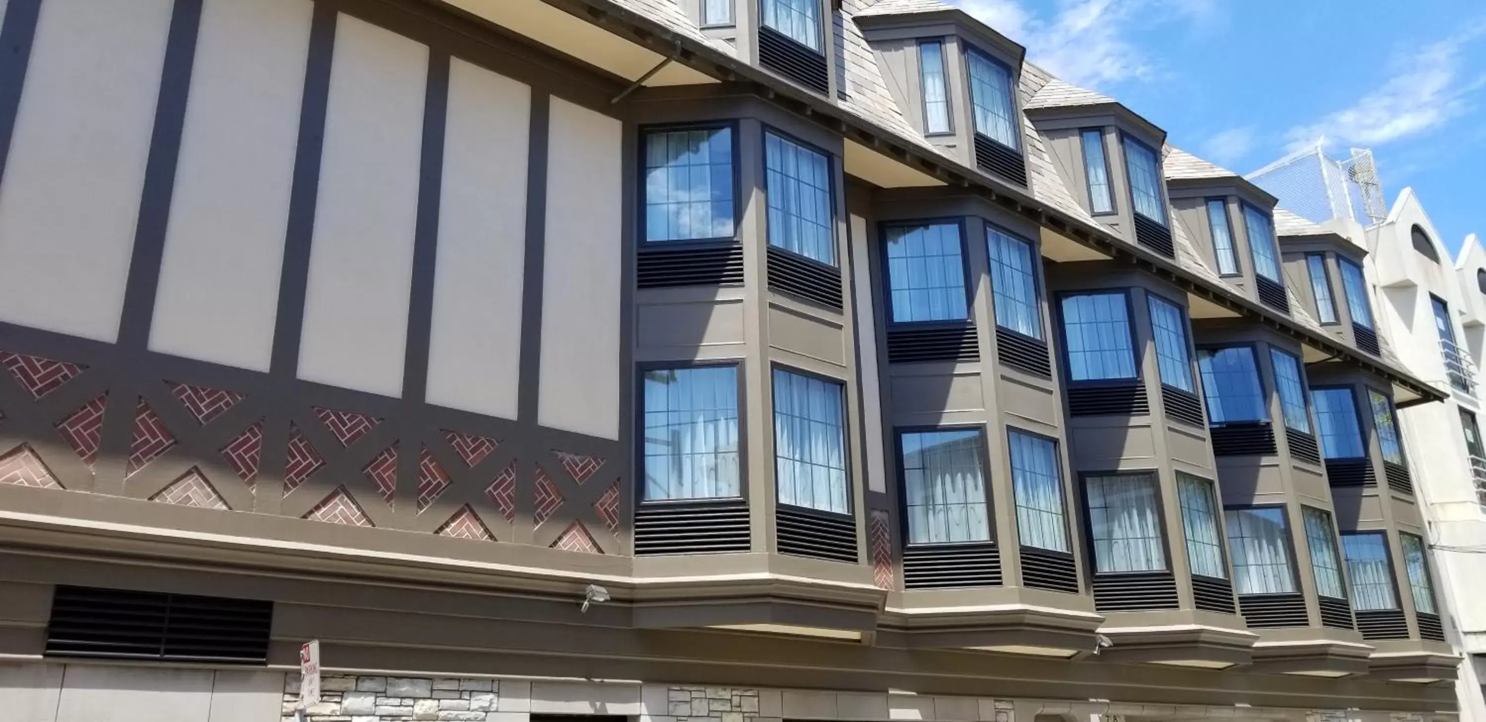 Facade/entrance in Chelsea Inn Facade/entrance in Chelsea Inn