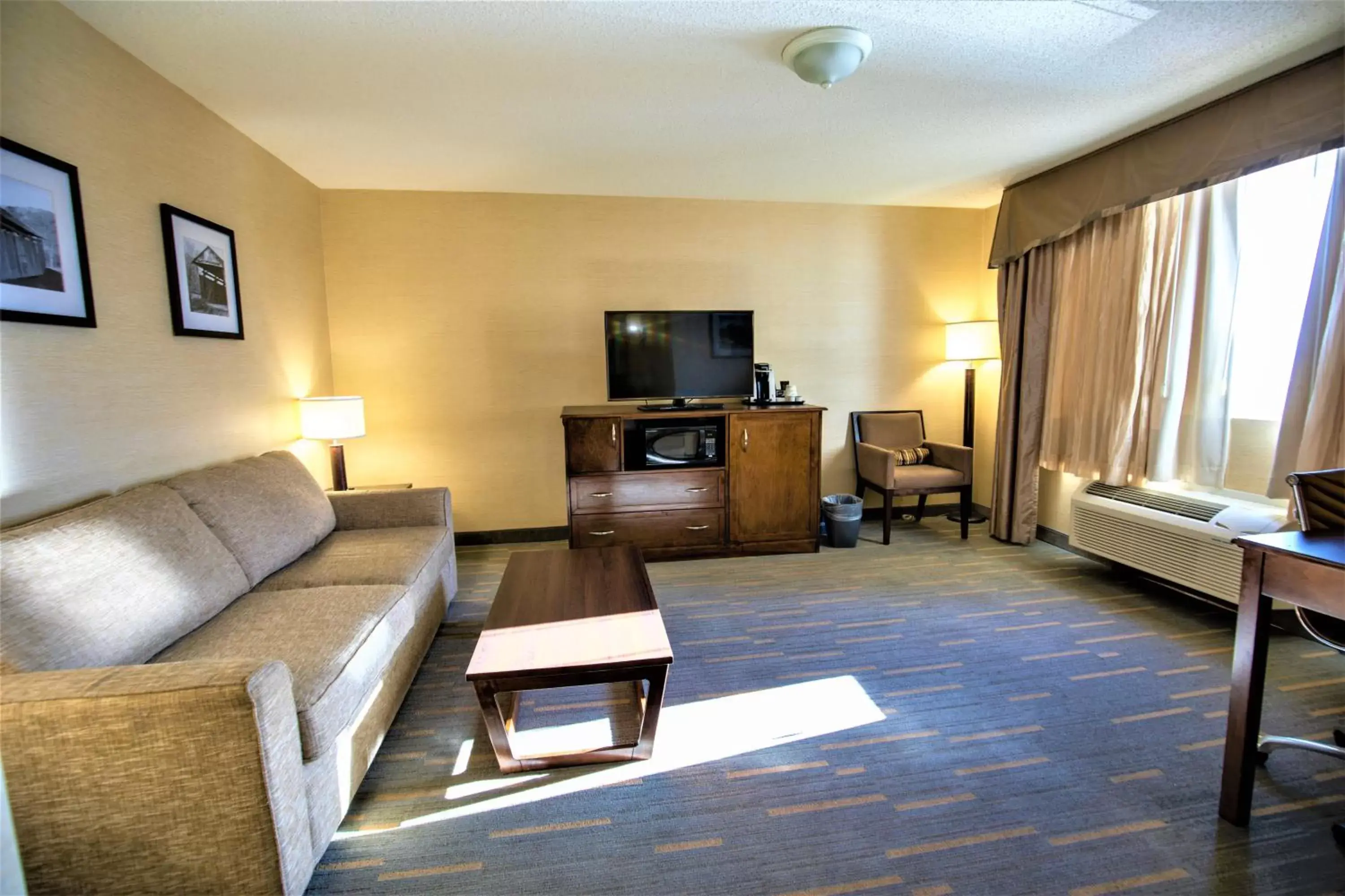 Seating Area in Holiday Inn Lethbridge, an IHG Hotel