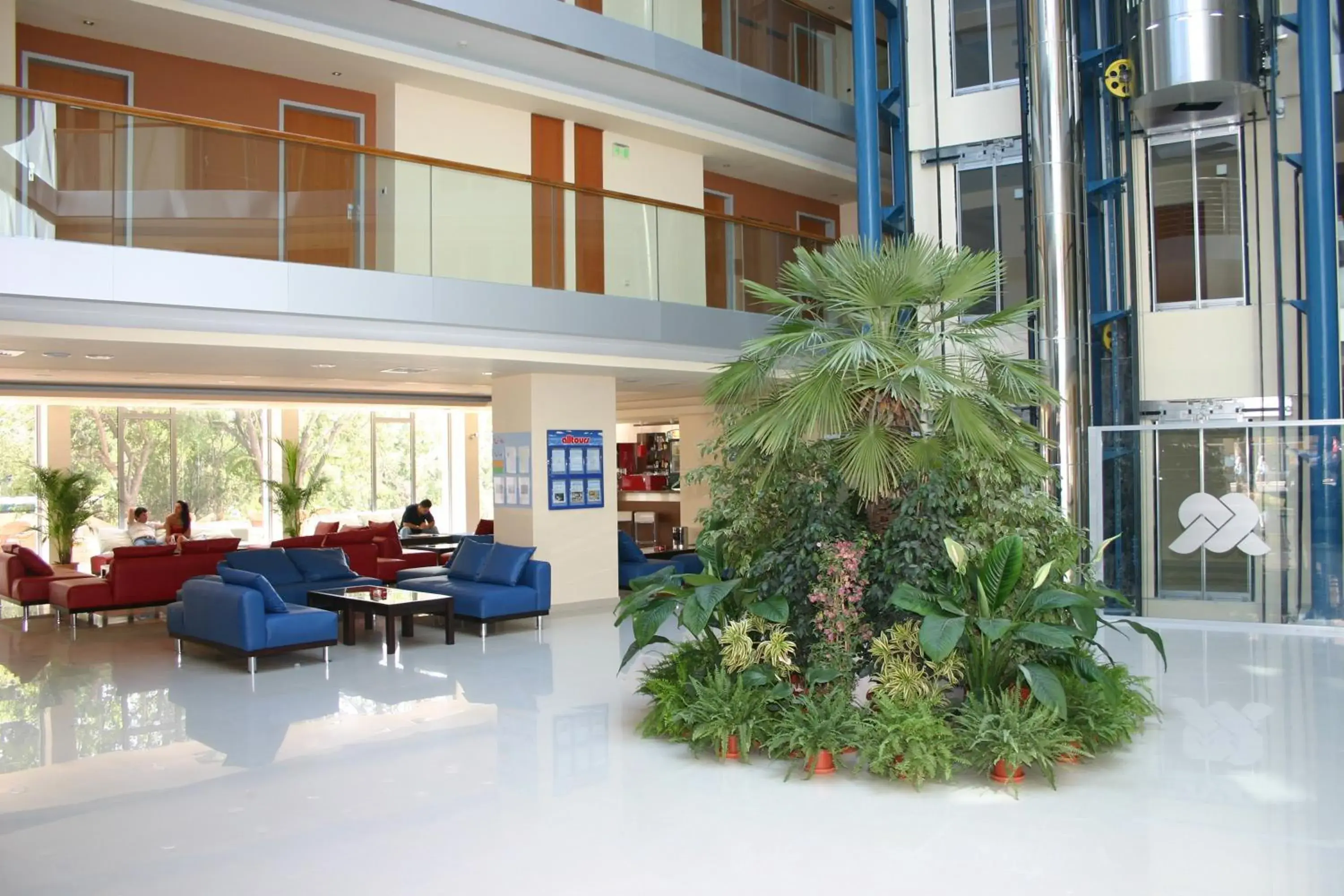 Lobby or reception in Sol Marina Palace Hotel