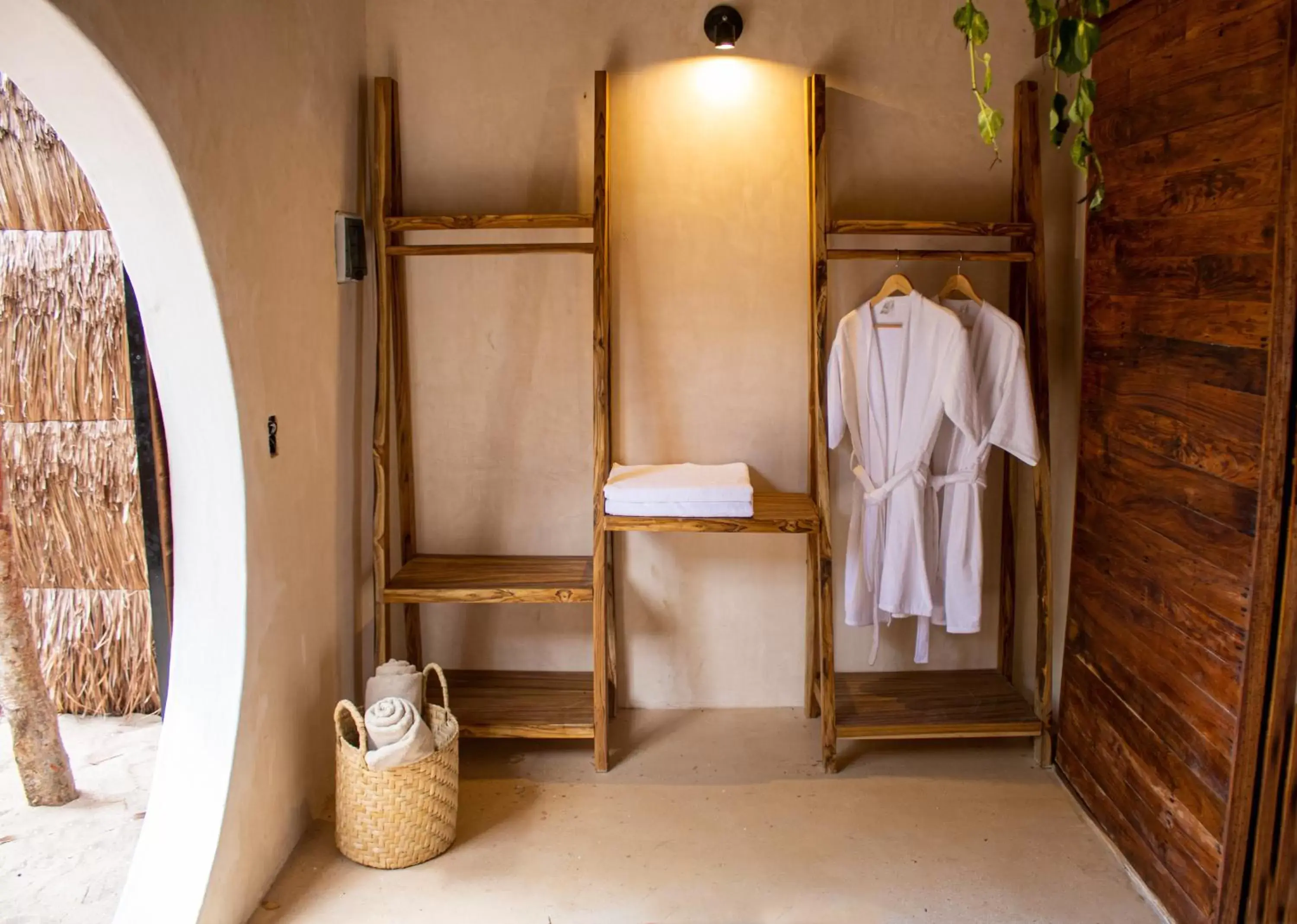 wardrobe, Bathroom in BH HOTEL & CENOTE TULUM - Adults Only