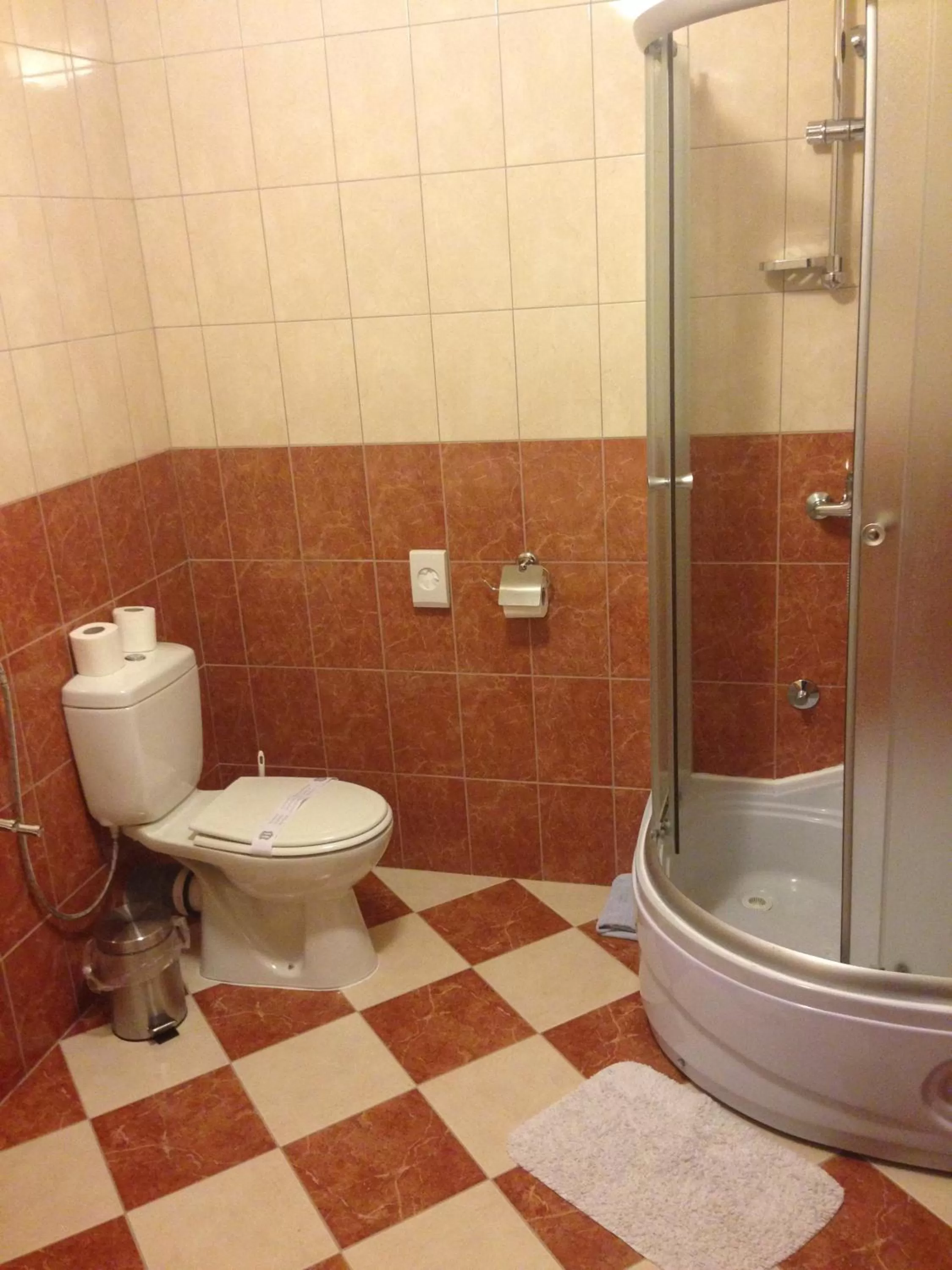 Shower in Valpovački dvori B&B