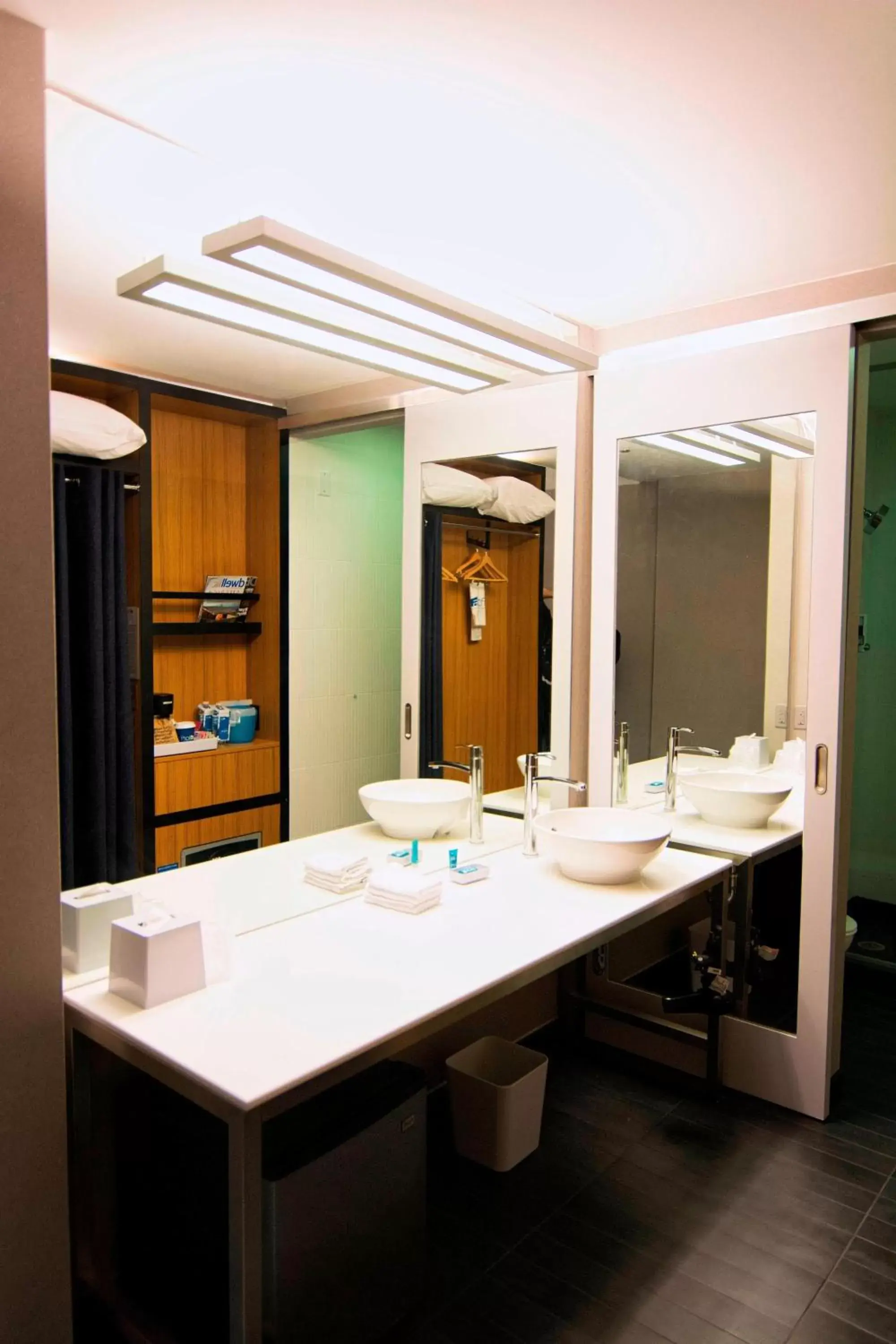 Photo of the whole room, Bathroom in Aloft Miami Doral