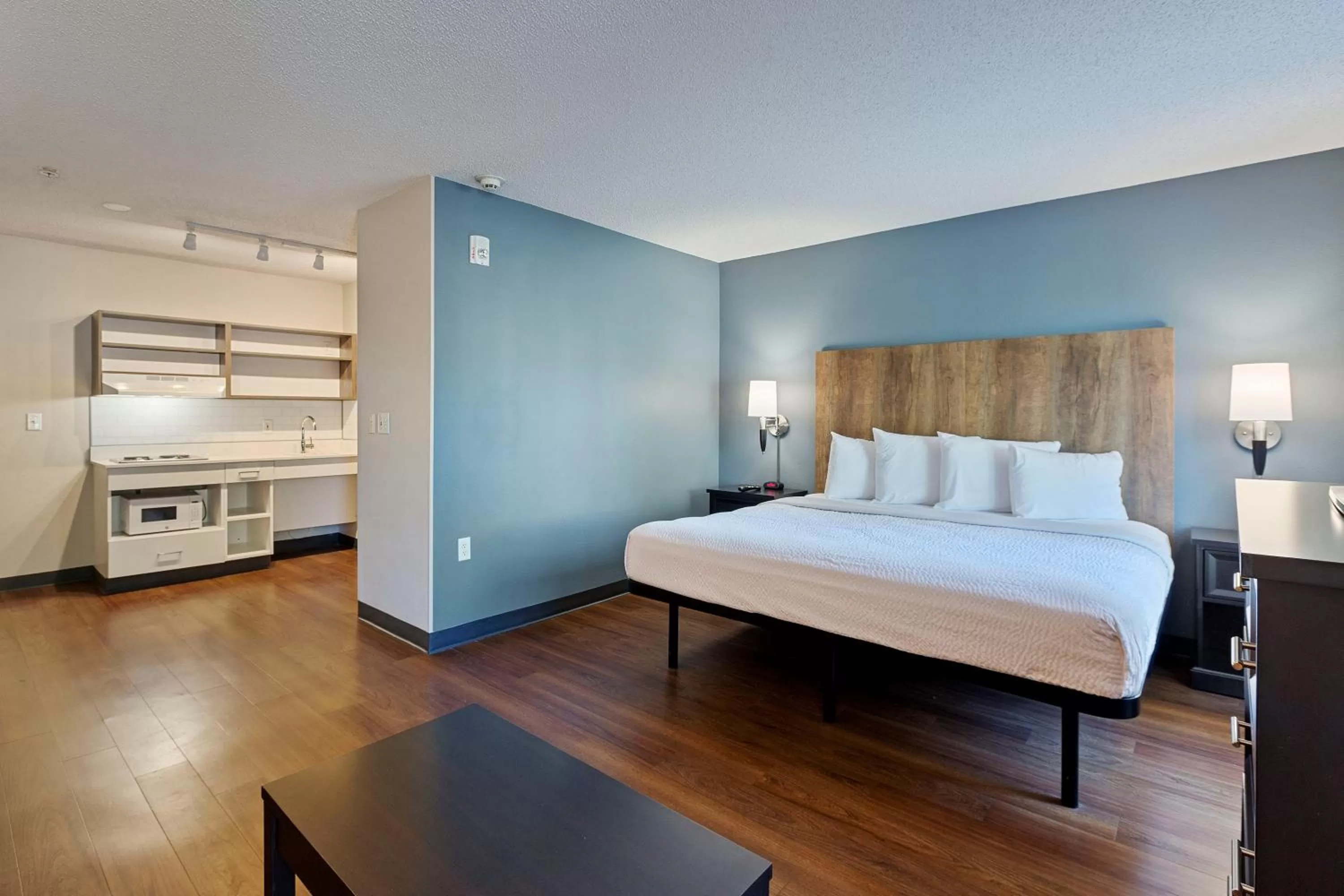 Bed in Extended Stay America Suites - San Jose - Milpitas - McCarthy Ranch