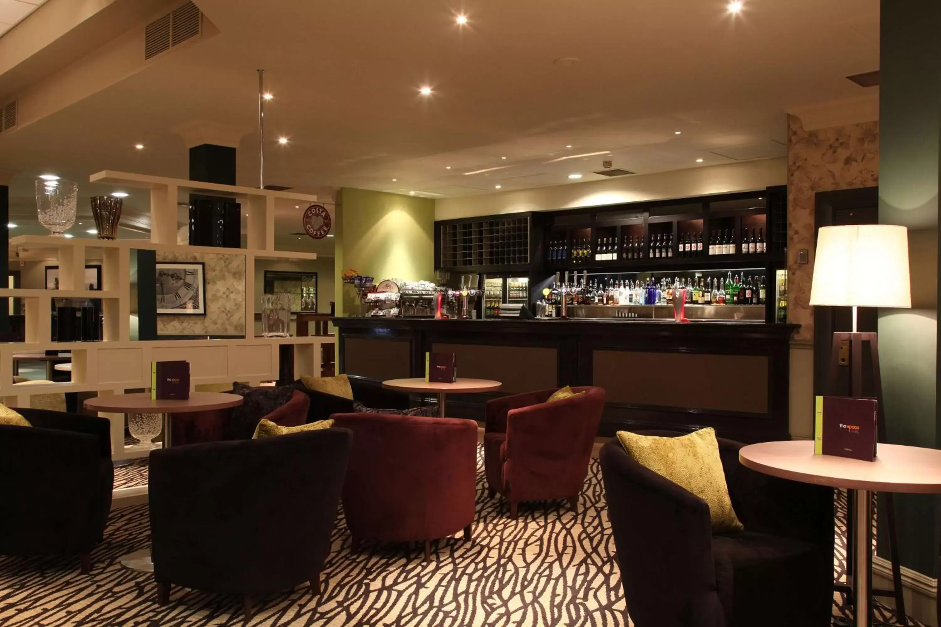 Lounge or bar in Doubletree By Hilton Glasgow Strathclyde Lounge or bar in Doubletree By Hilton Glasgow Strathclyde