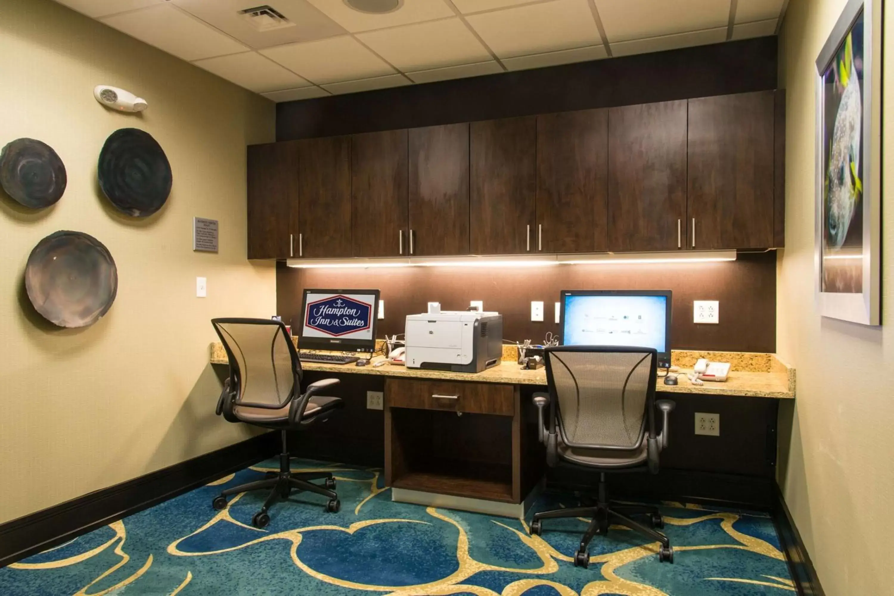 Business facilities in Hampton Inn & Suites Gulfport