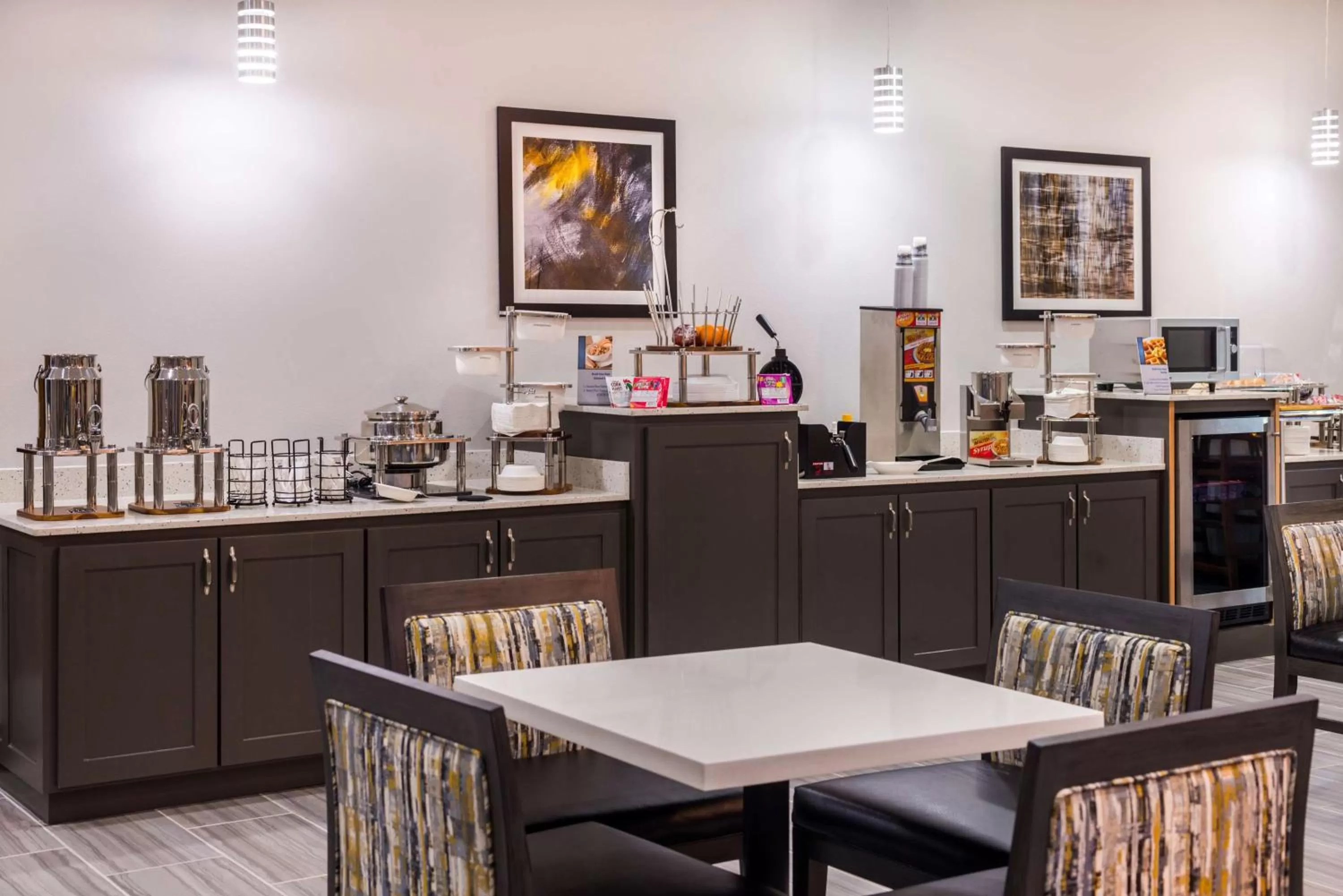 Restaurant/places to eat in Best Western Plus Regency Park