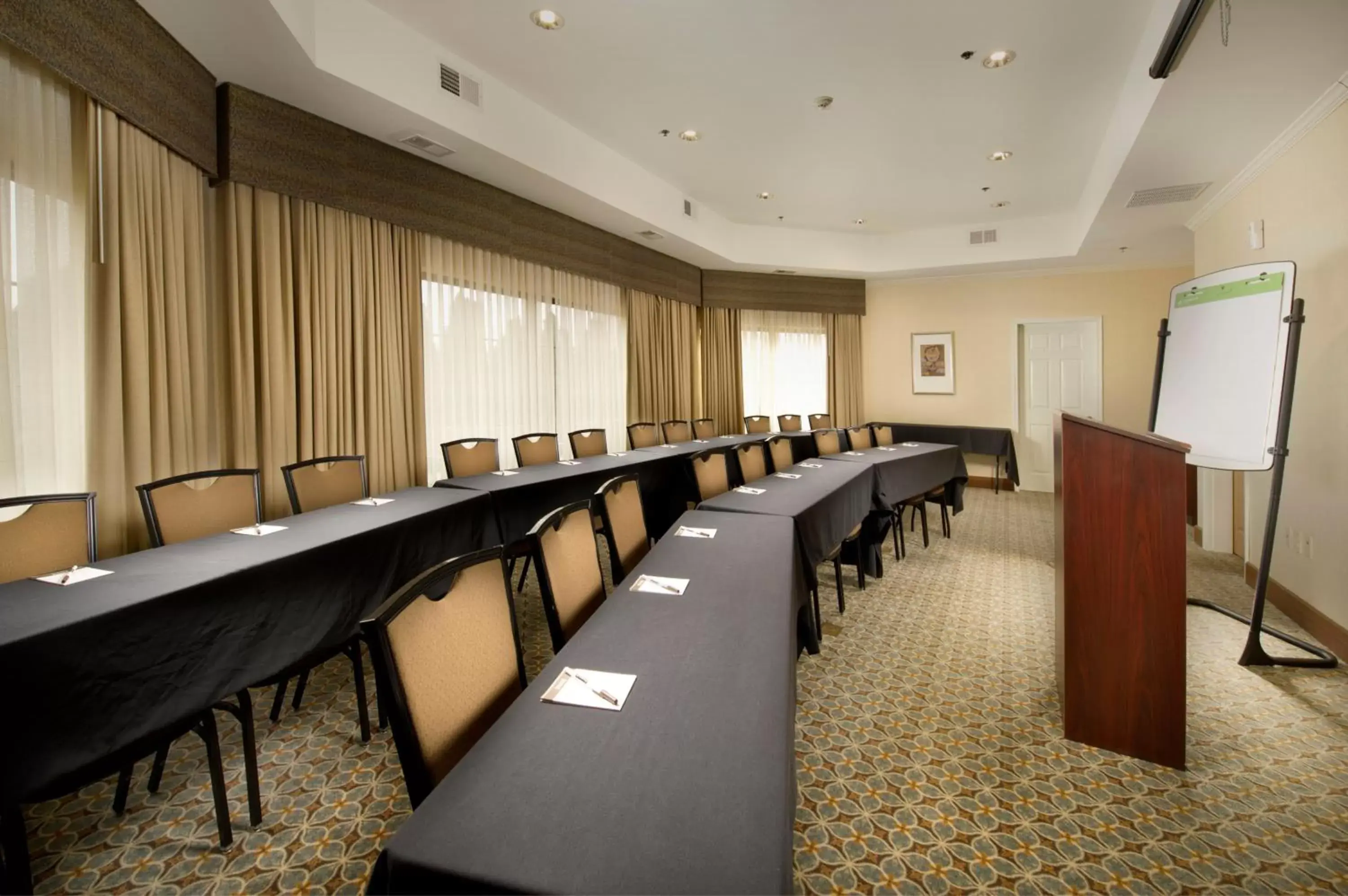 Meeting/conference room in Staybridge Suites Baltimore BWI Airport, an IHG Hotel