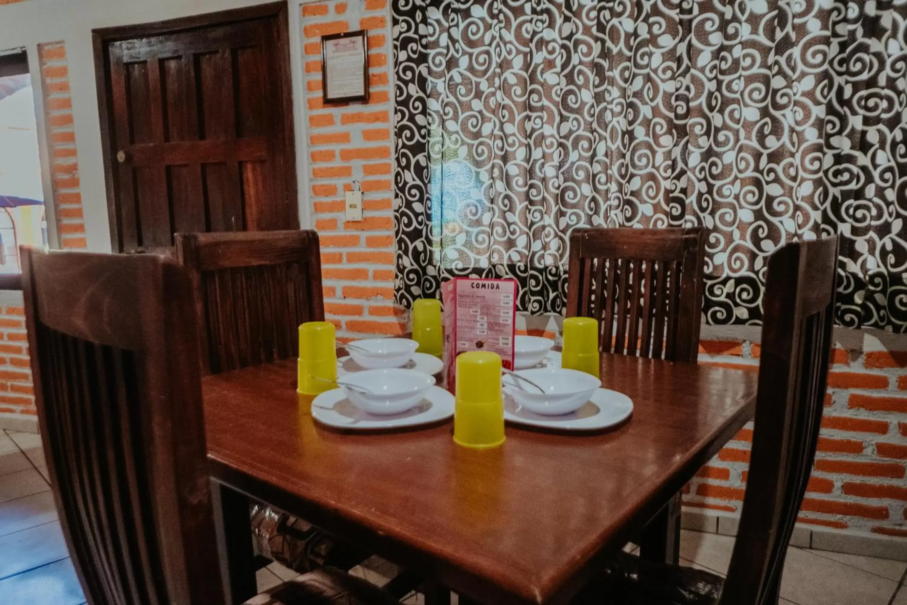 Dining area in Bungalows Flamingos