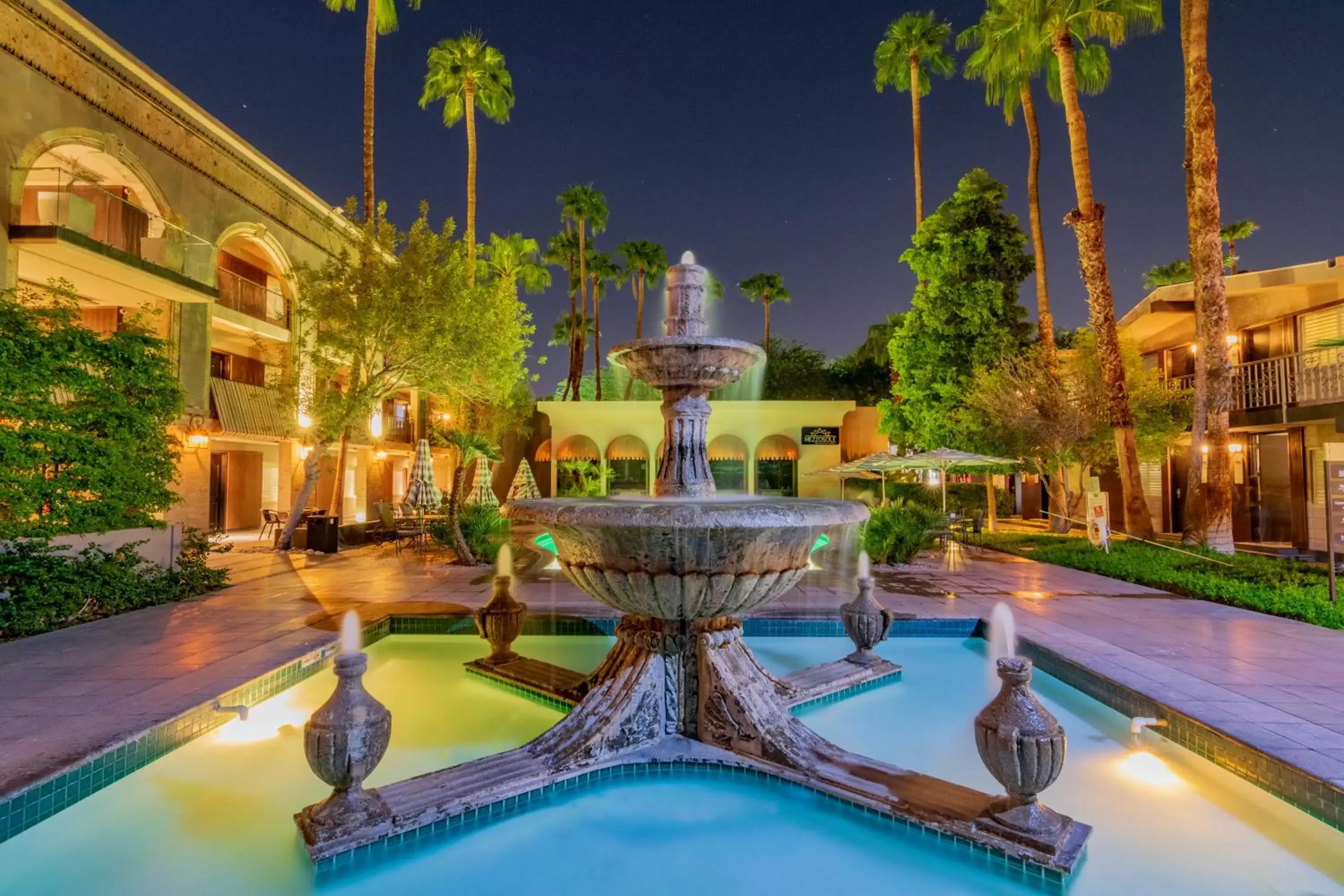 Swimming Pool in Hotel Lucerna Mexicali