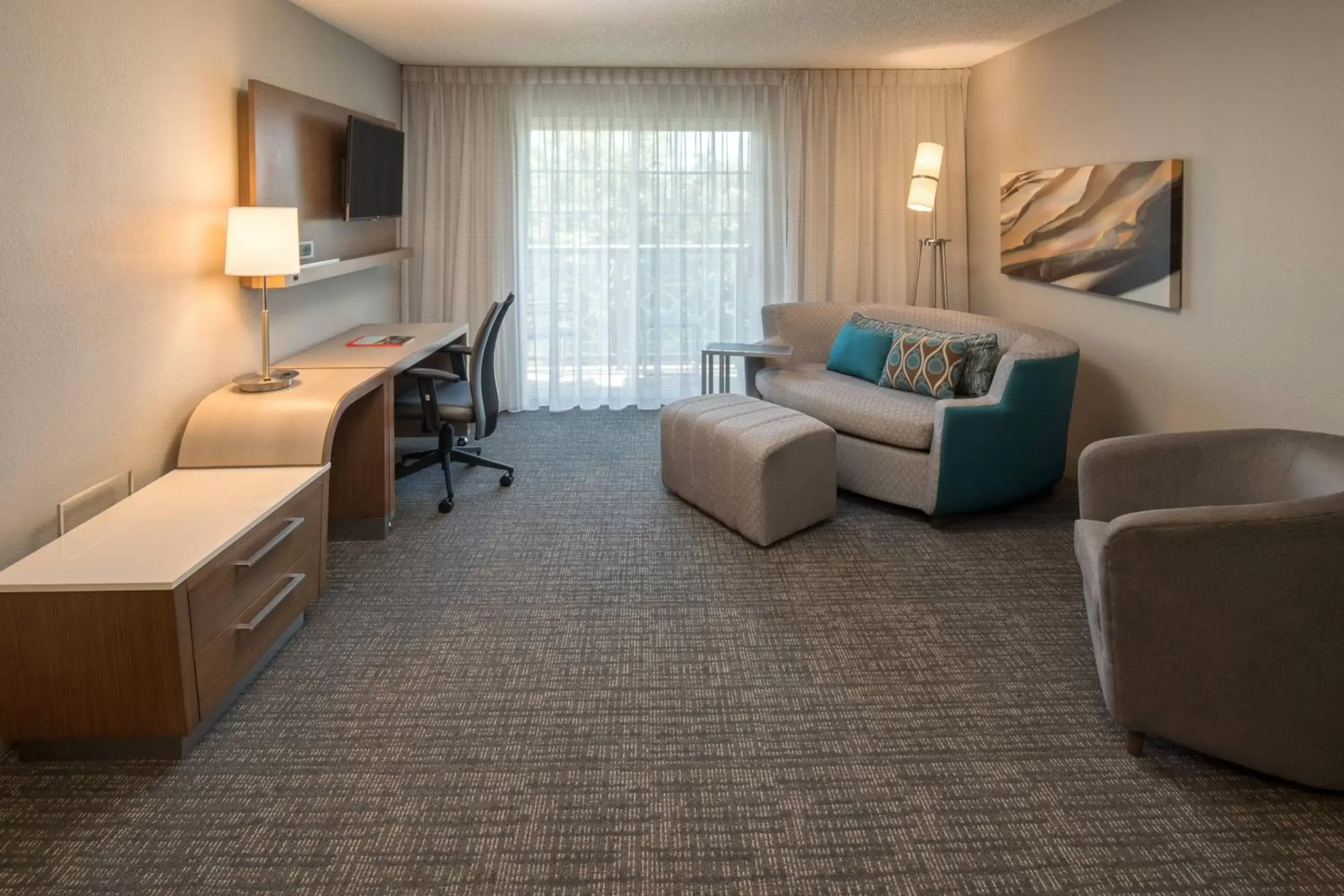 Living room, Seating Area in Courtyard by Marriott Portland North