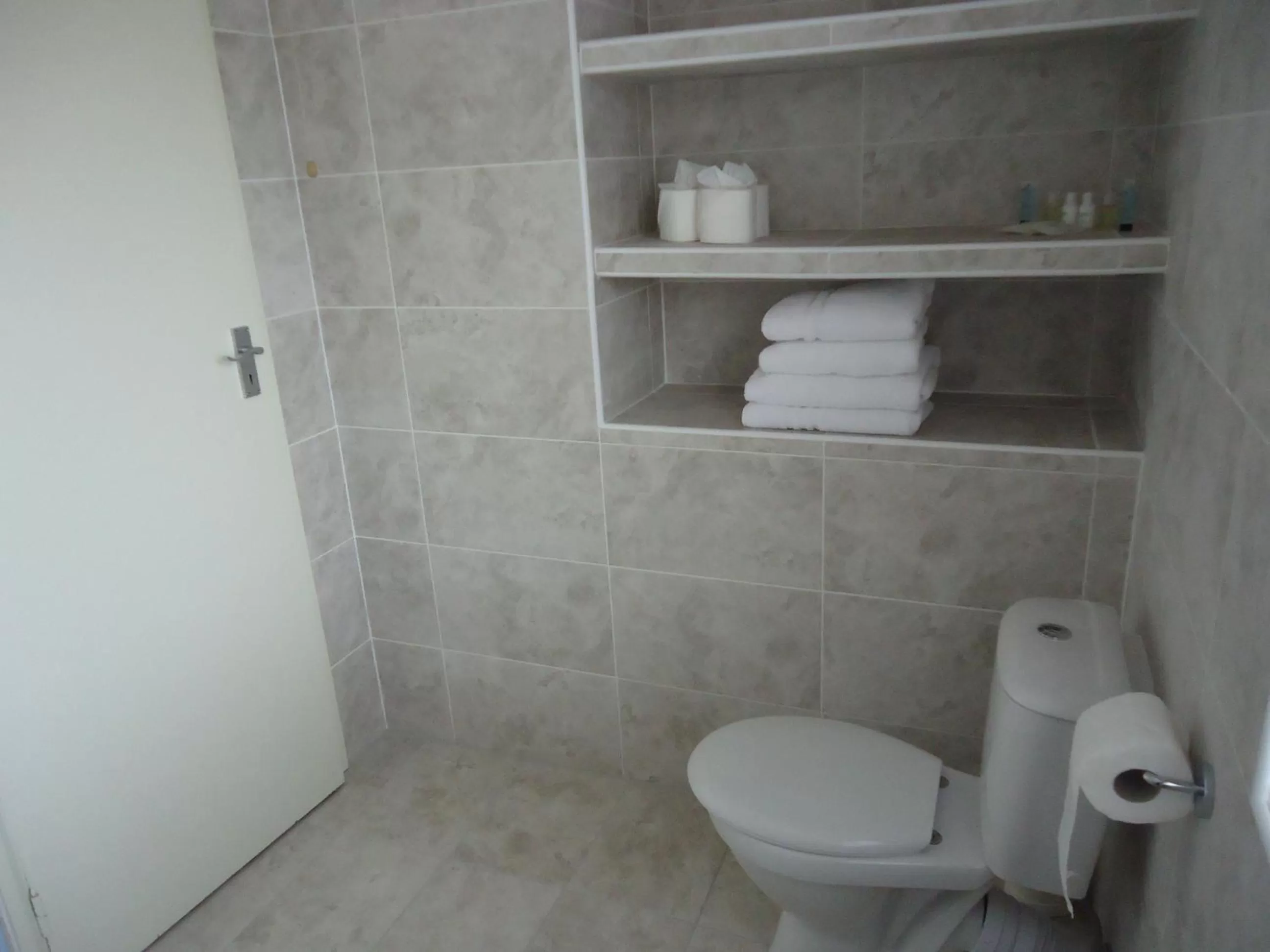 Bathroom in Royal Oak Hotel