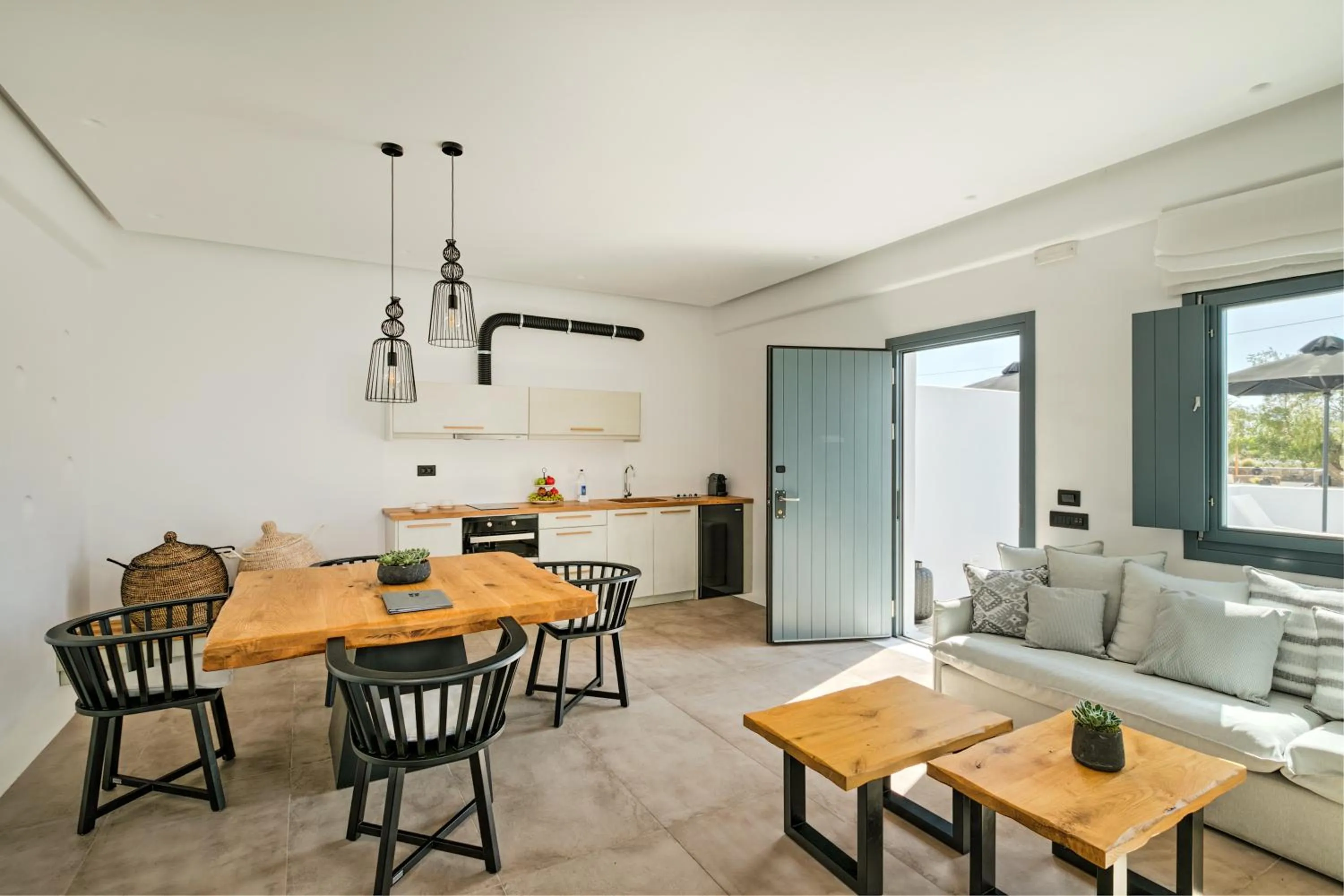 Coffee/tea facilities in Portes Suites & Villas Mykonos