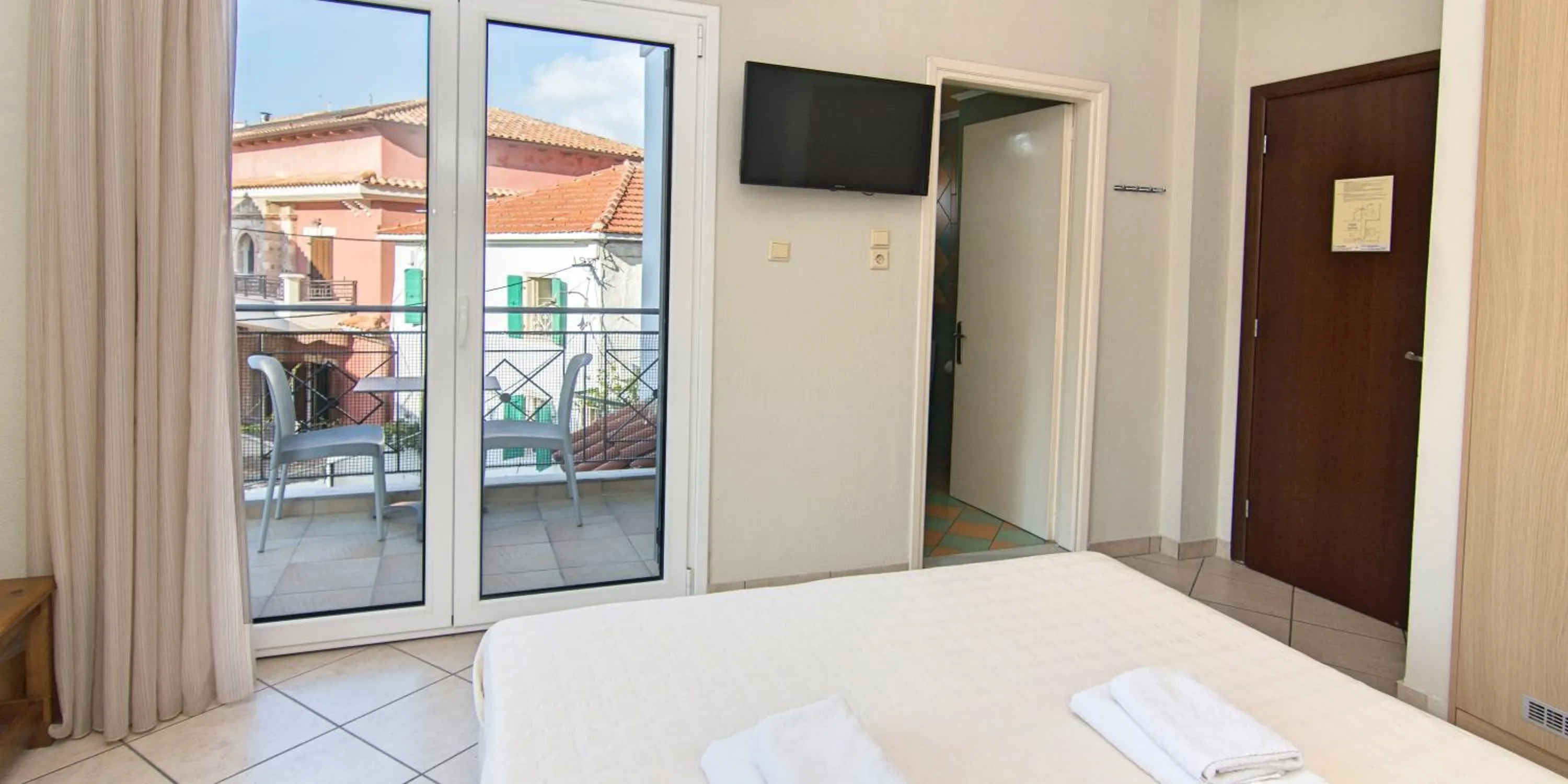 Bedroom, Bed in San Nectarios