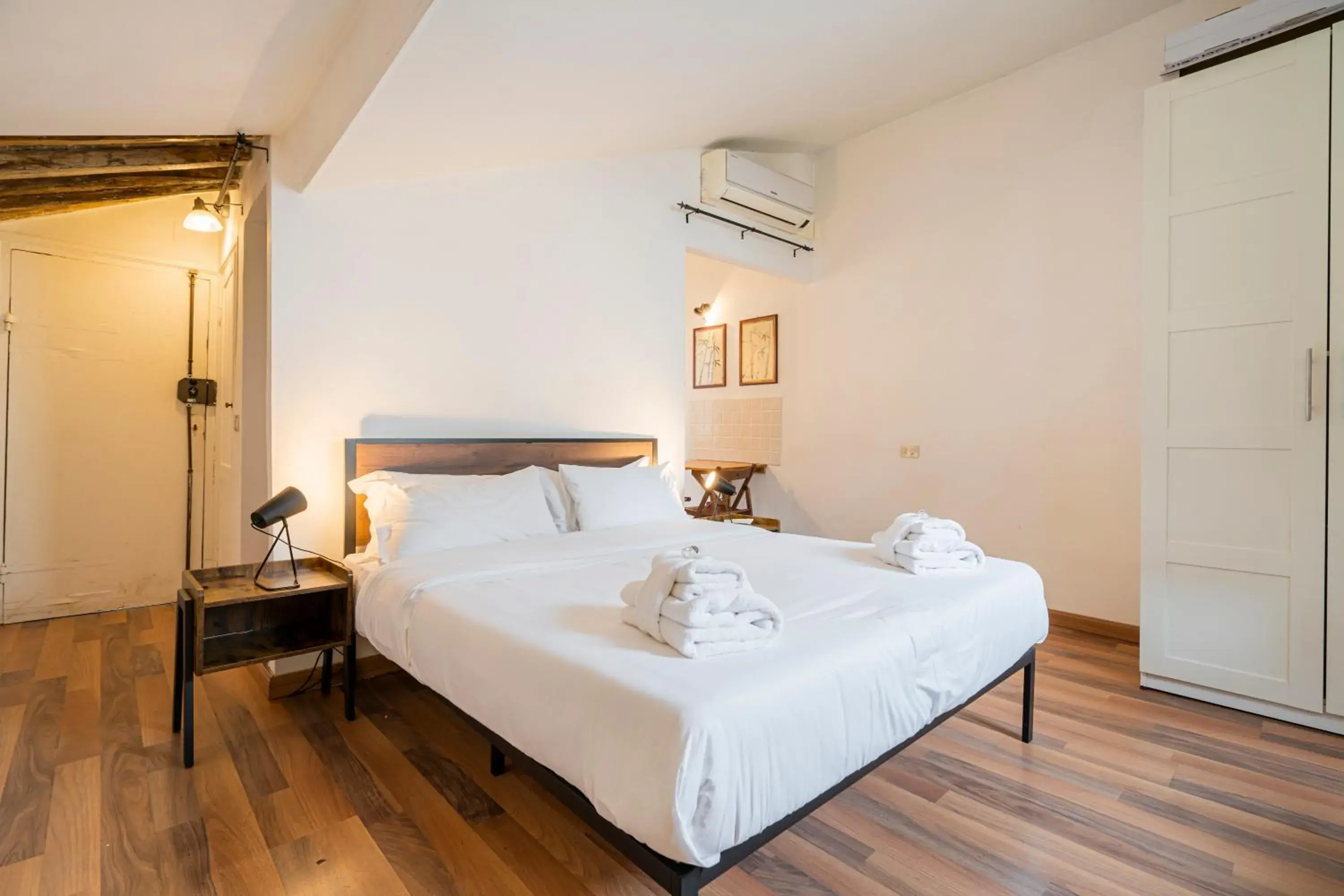 Bedroom, Bed in Campo de' Fiori 34