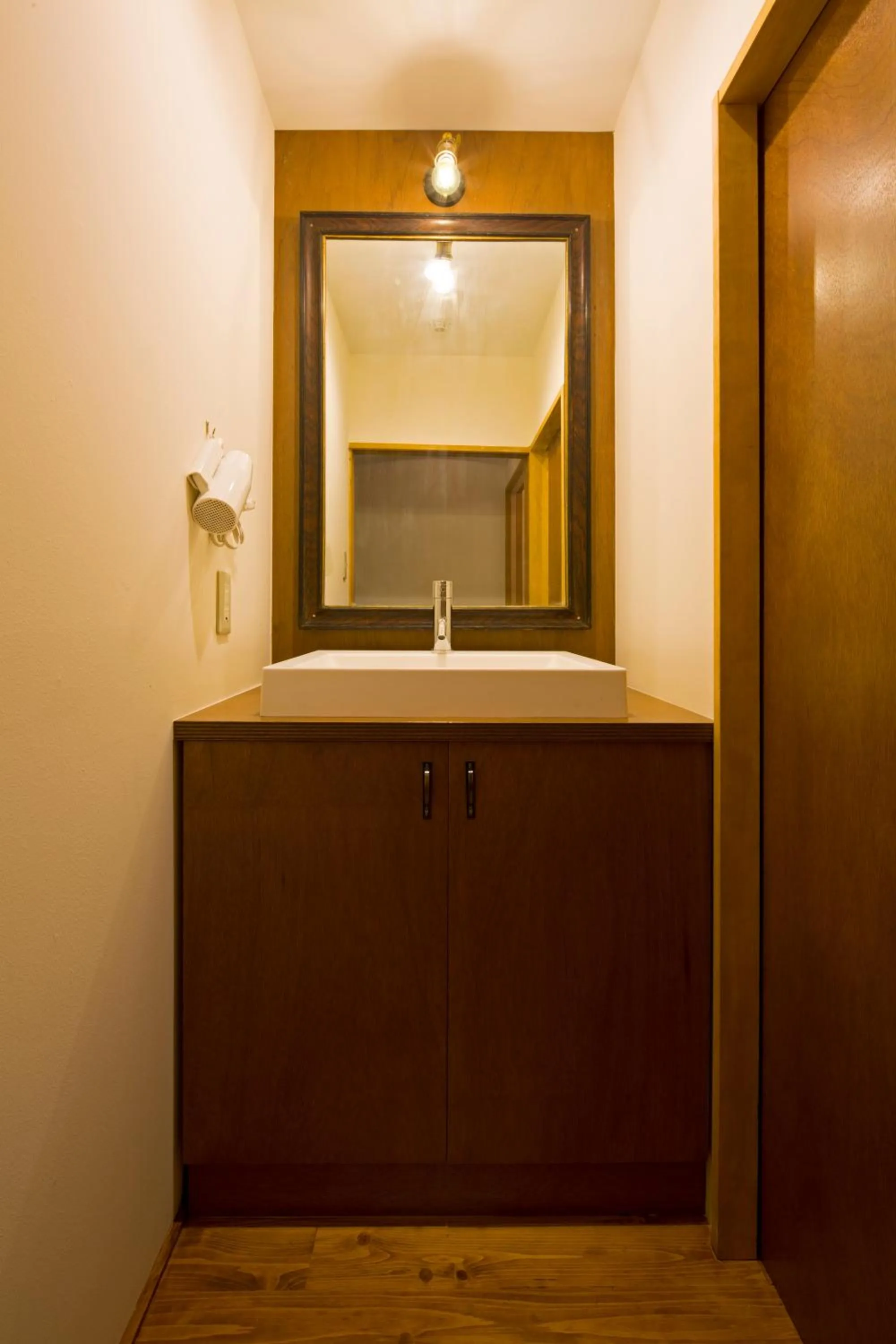 Bathroom in Sheena To Ippei