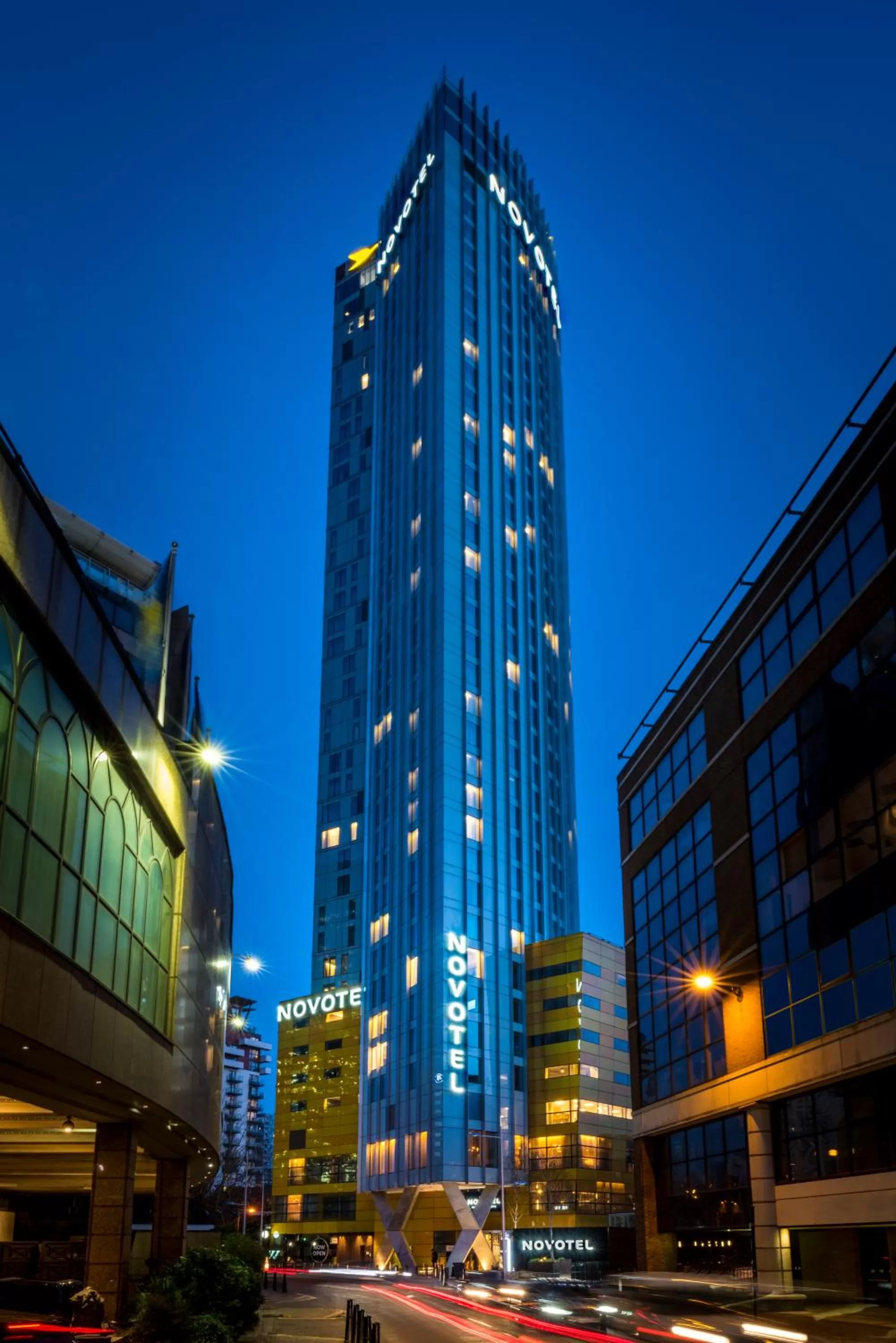 Facade/entrance in Novotel London Canary Wharf