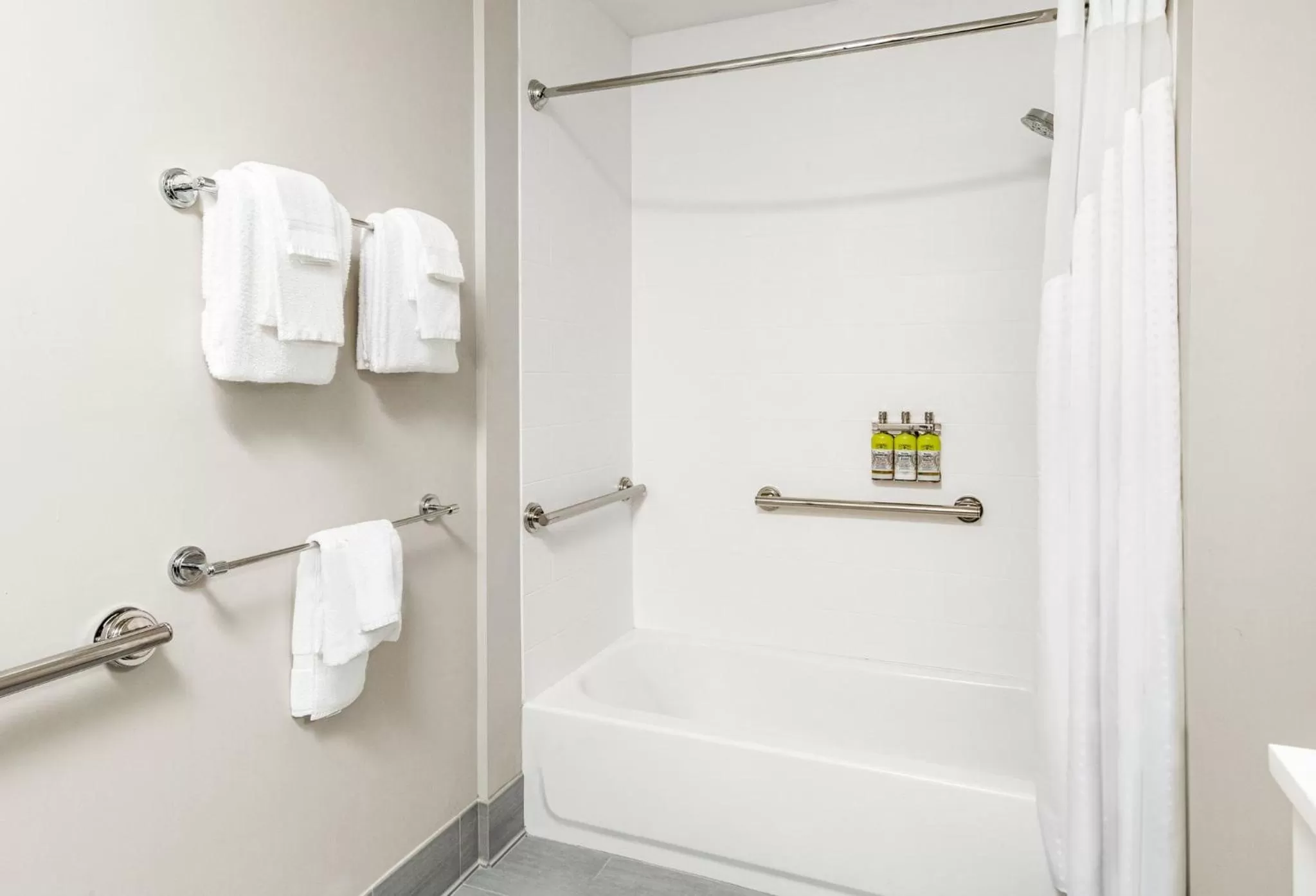 Photo of the whole room in Holiday Inn Express & Suites Sanford - Lake Mary by IHG