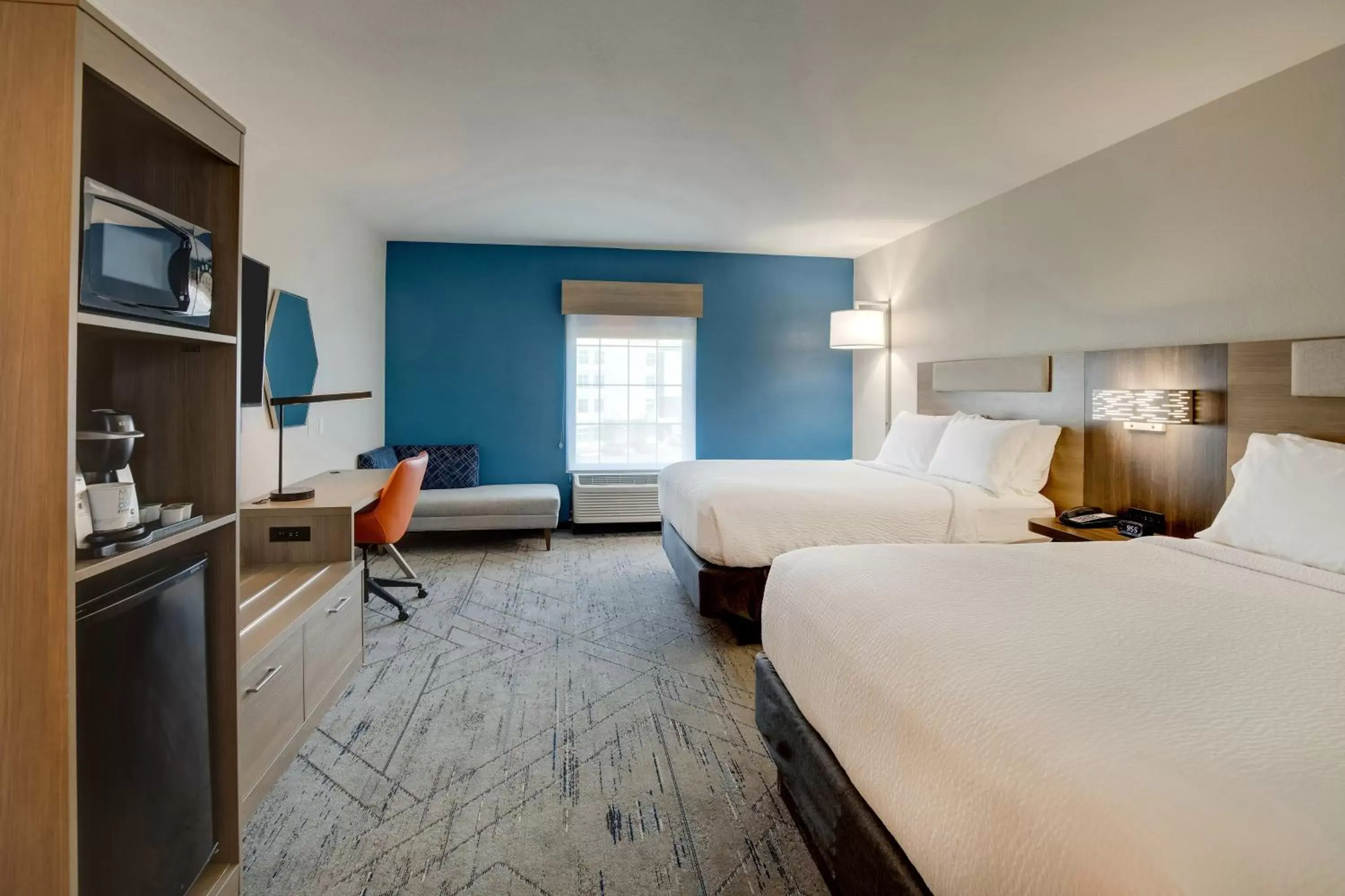 Photo of the whole room in Holiday Inn Express I-95 Capitol Beltway - Largo, an IHG Hotel
