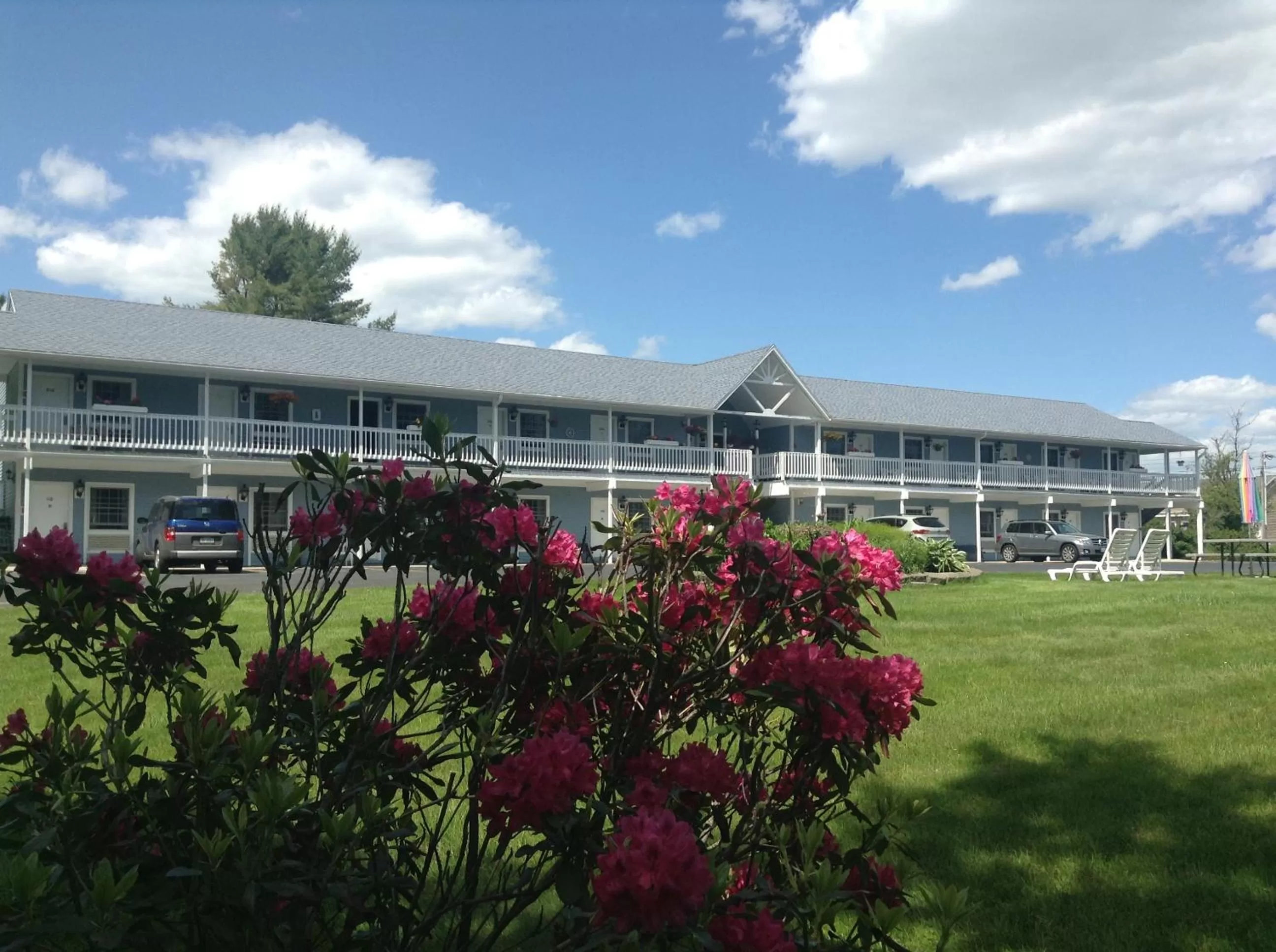 Property building in Americas Best Value Inn Scarborough Portland